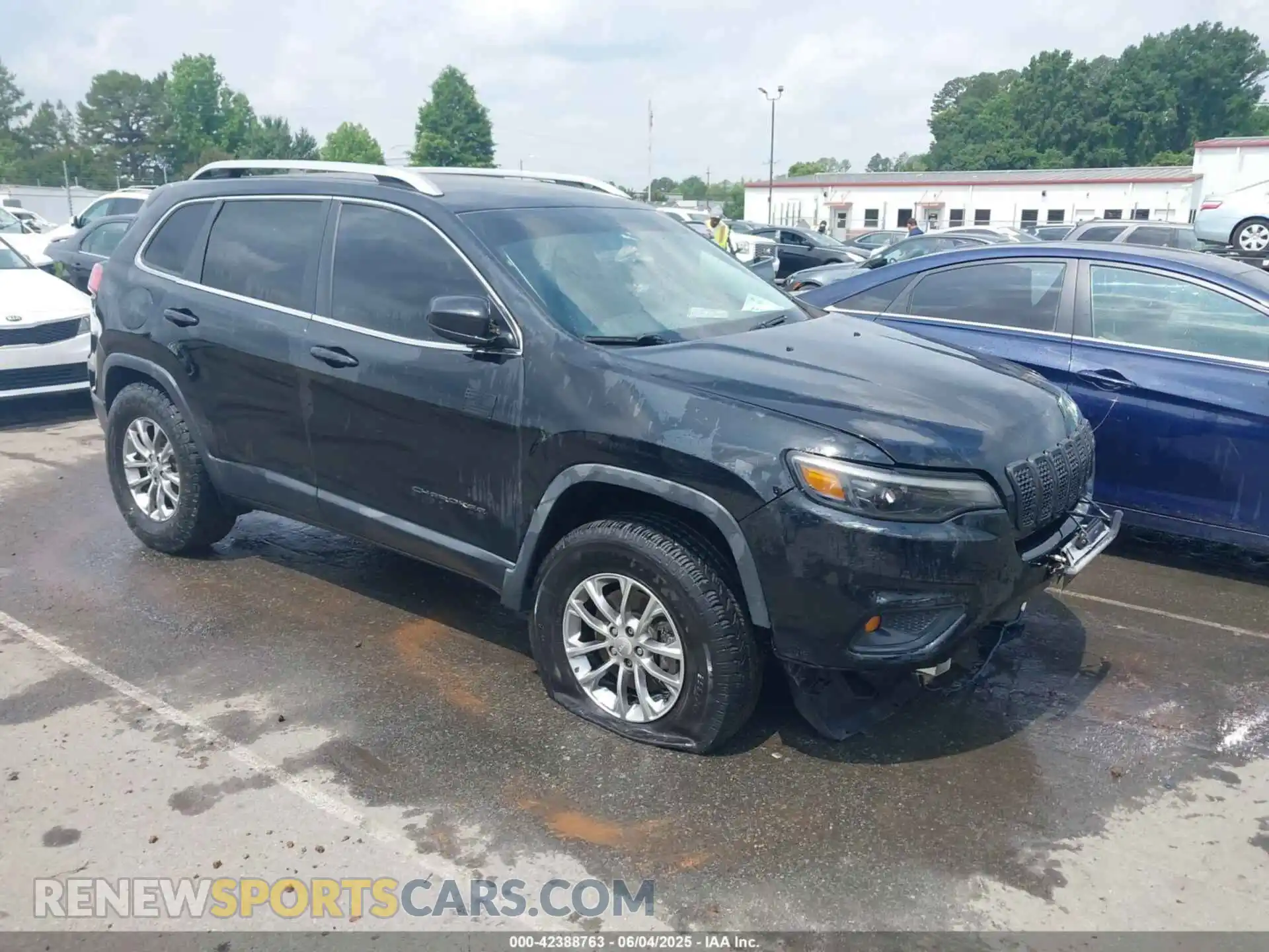 1 Photograph of a damaged car 1C4PJMLB2KD198754 JEEP CHEROKEE 2019
