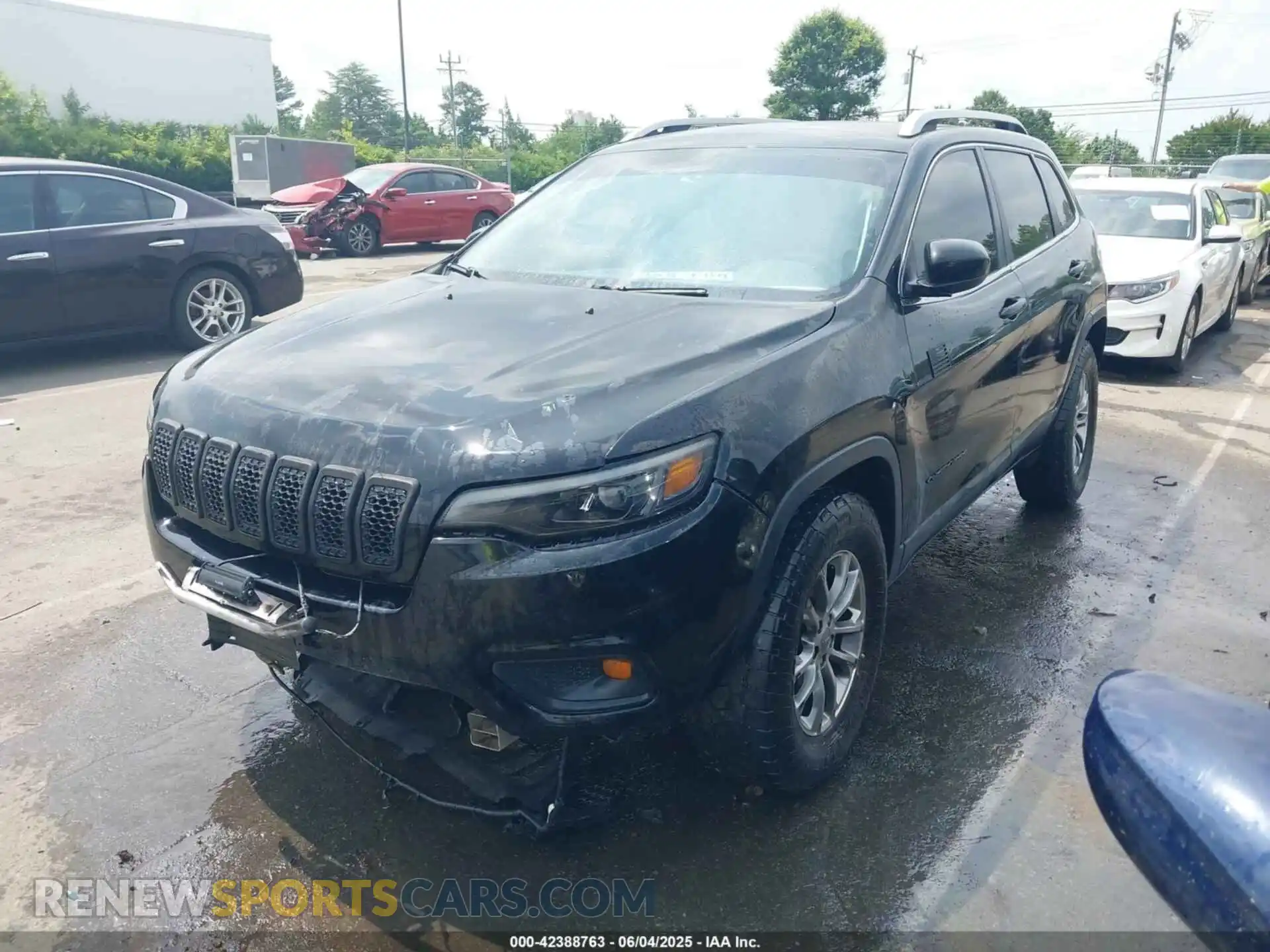 2 Photograph of a damaged car 1C4PJMLB2KD198754 JEEP CHEROKEE 2019