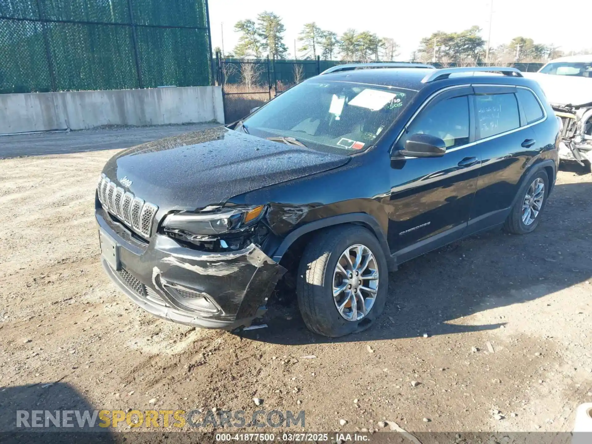 2 Photograph of a damaged car 1C4PJMLB2KD261304 JEEP CHEROKEE 2019