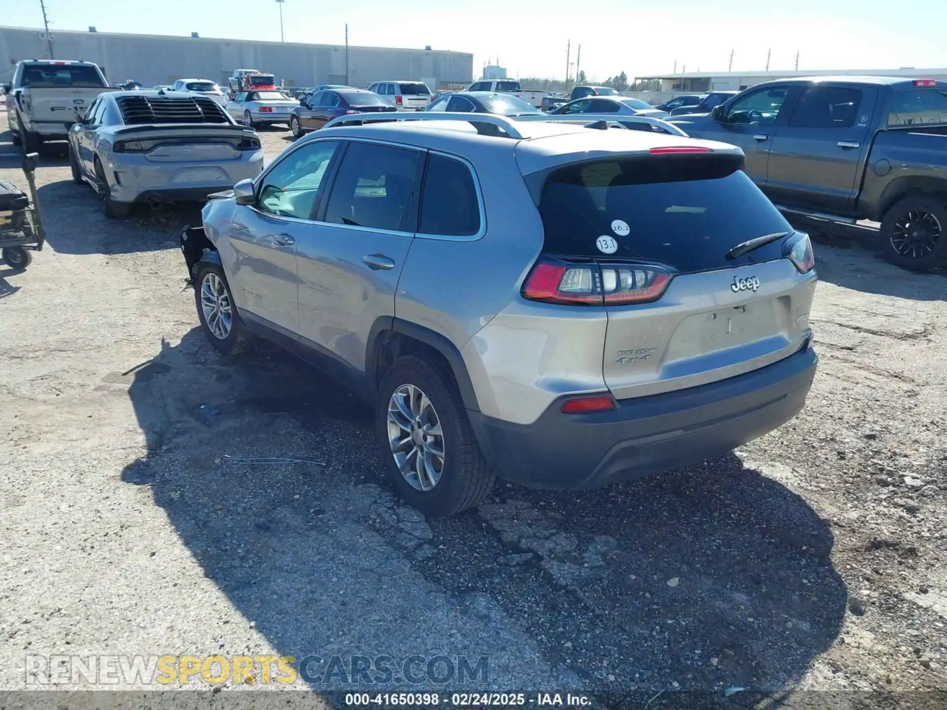 3 Photograph of a damaged car 1C4PJMLB3KD194549 JEEP CHEROKEE 2019