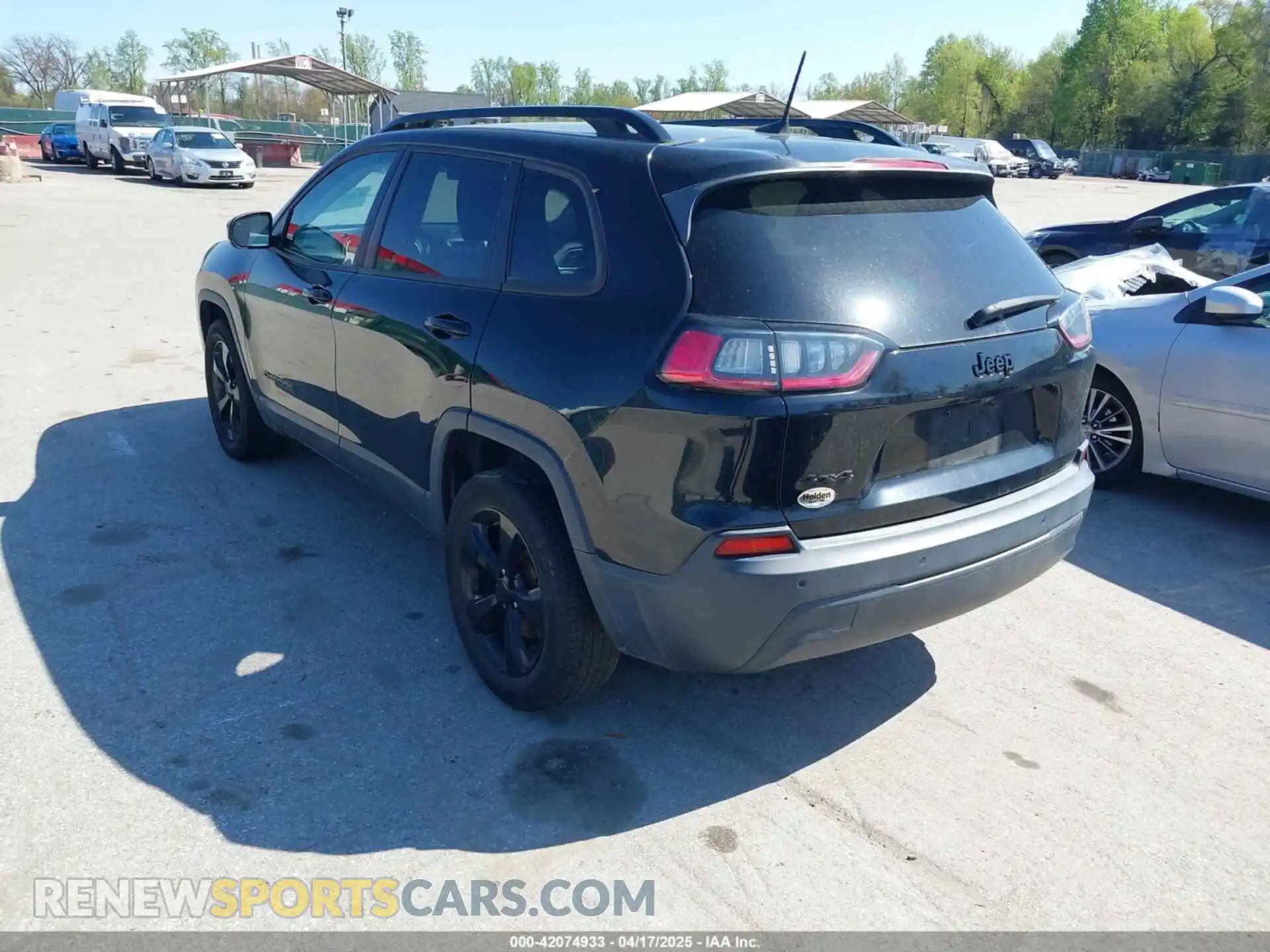 3 Photograph of a damaged car 1C4PJMLB3KD321381 JEEP CHEROKEE 2019