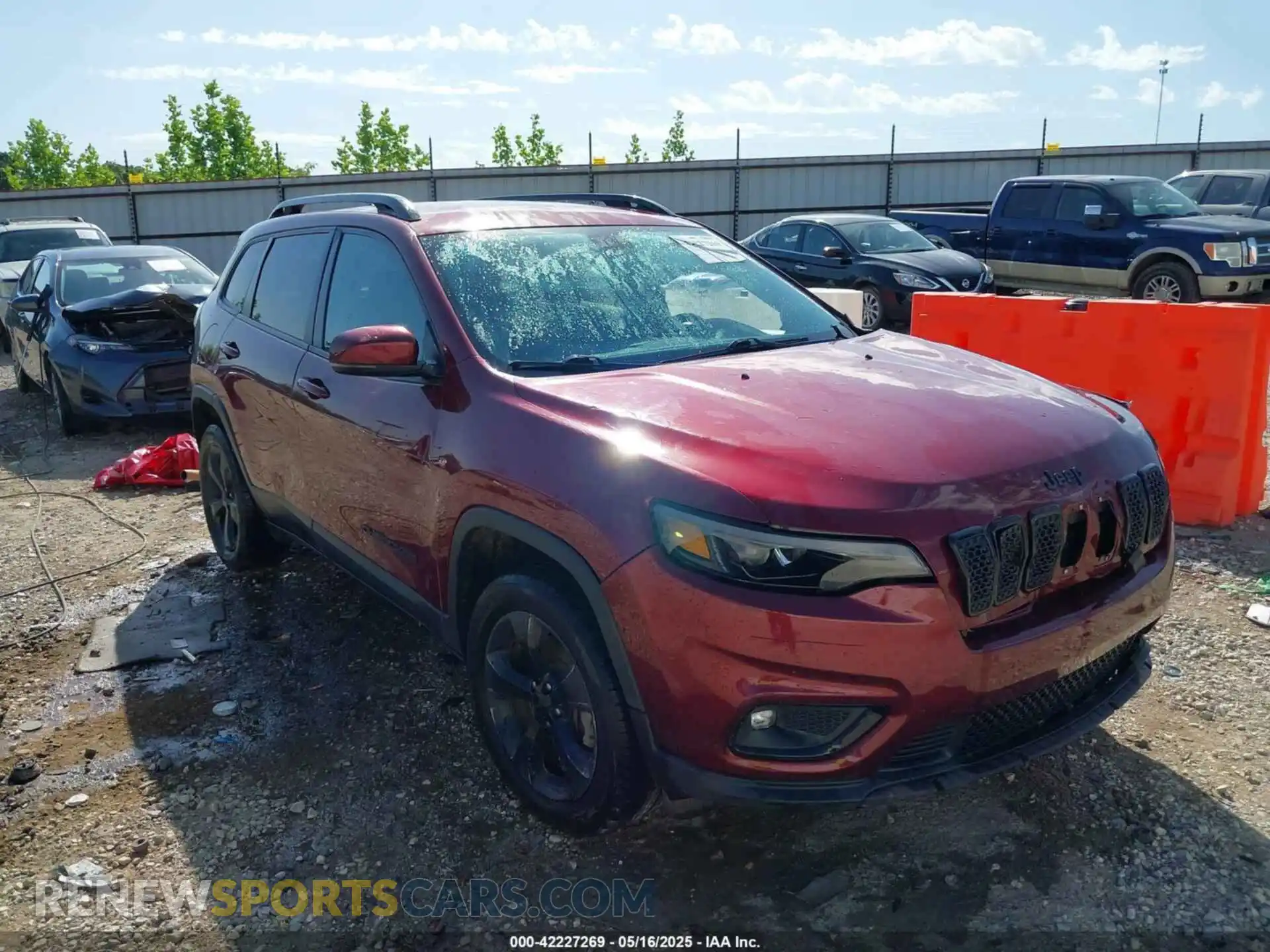 1 Photograph of a damaged car 1C4PJMLB3KD400324 JEEP CHEROKEE 2019