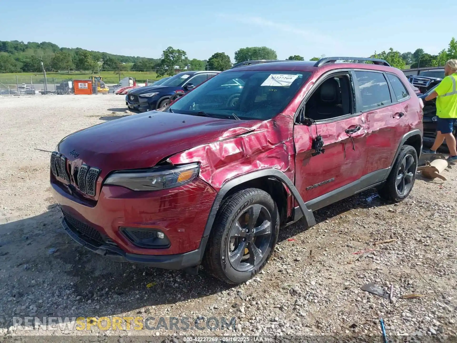 2 Photograph of a damaged car 1C4PJMLB3KD400324 JEEP CHEROKEE 2019