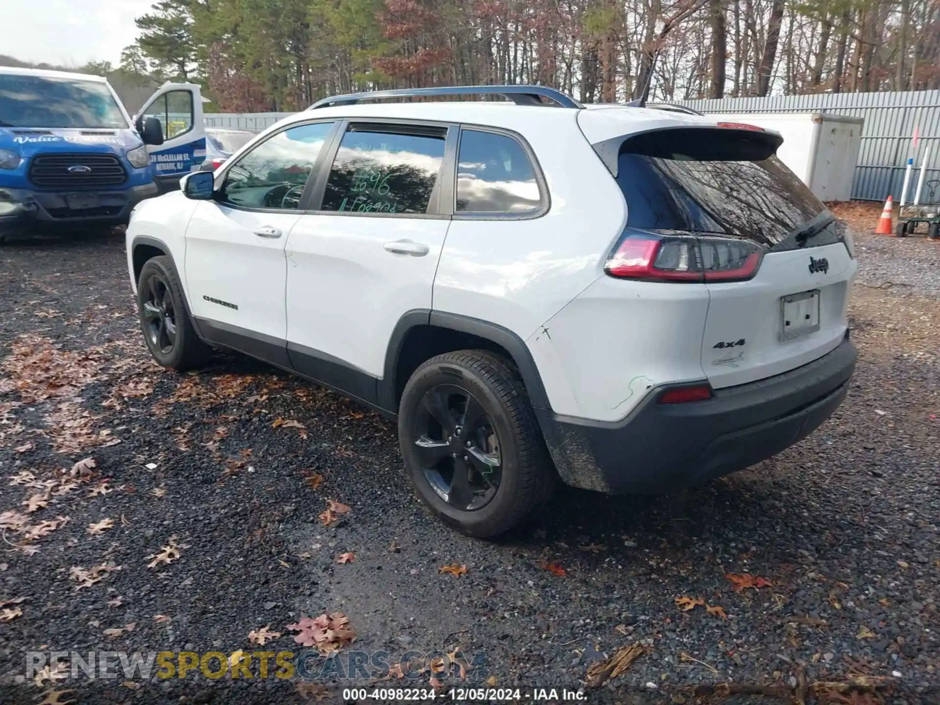 3 Photograph of a damaged car 1C4PJMLB4KD321809 JEEP CHEROKEE 2019