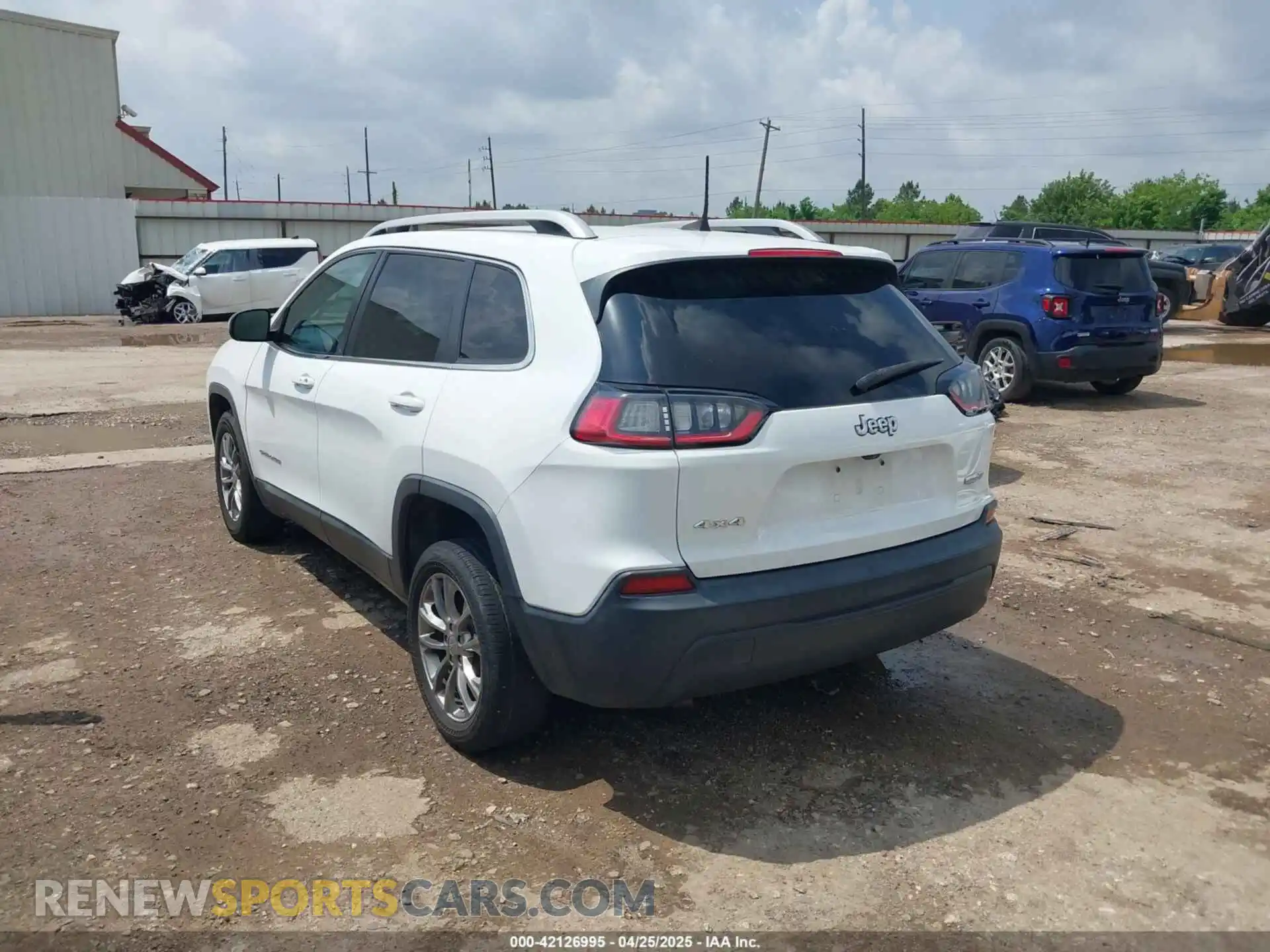 3 Photograph of a damaged car 1C4PJMLB5KD198571 JEEP CHEROKEE 2019