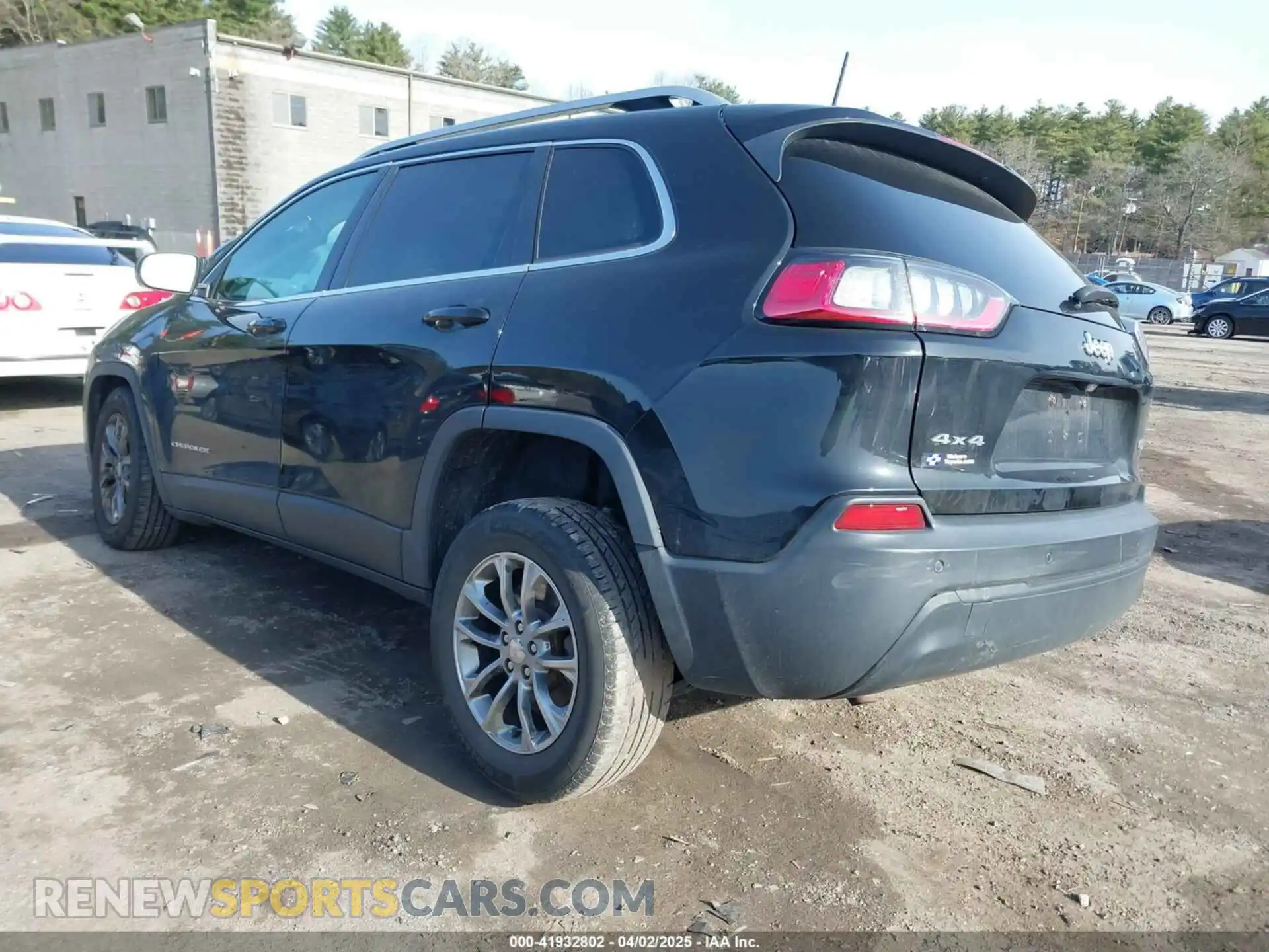 3 Photograph of a damaged car 1C4PJMLB7KD311789 JEEP CHEROKEE 2019