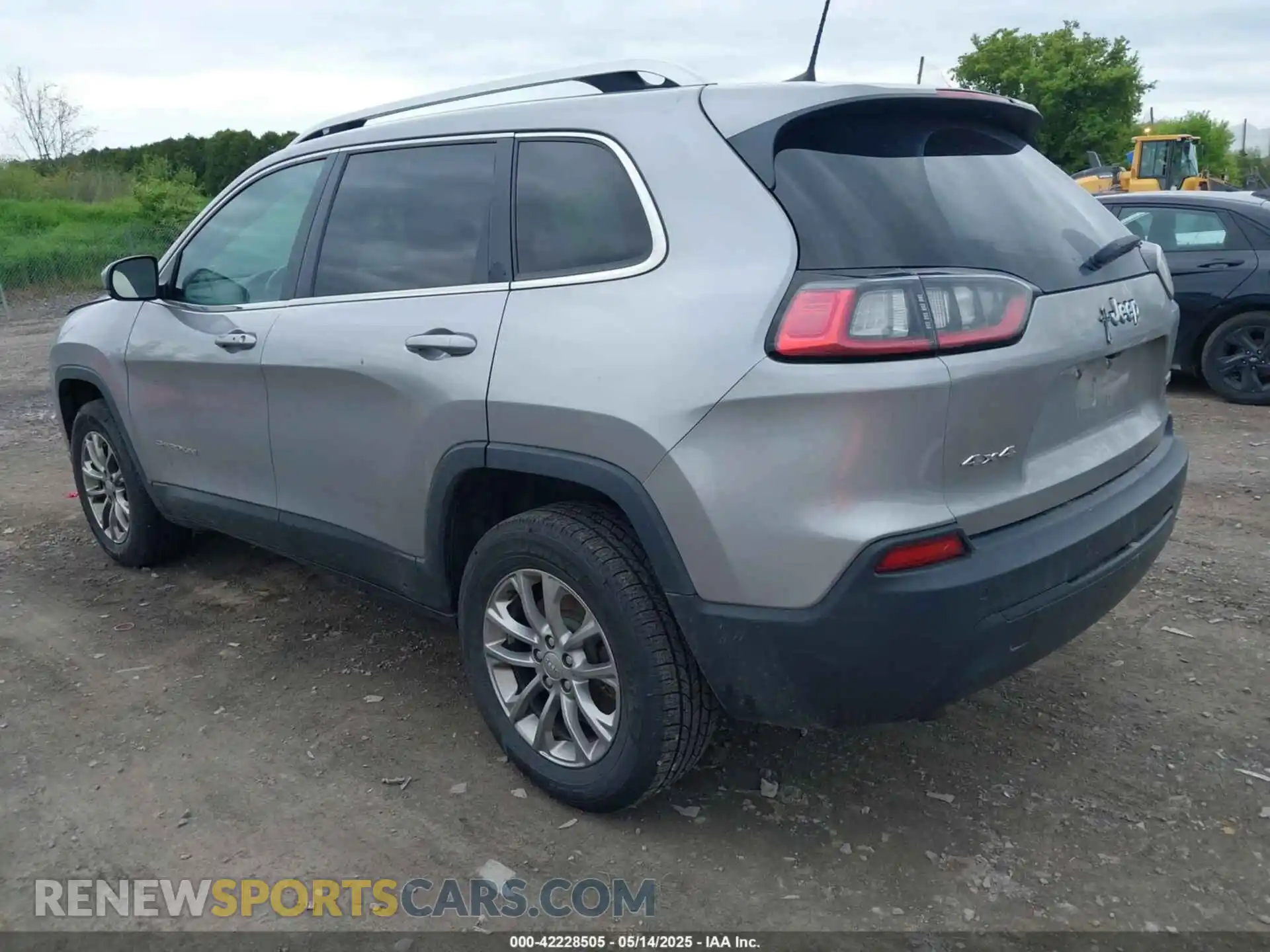 3 Photograph of a damaged car 1C4PJMLB9KD287978 JEEP CHEROKEE 2019