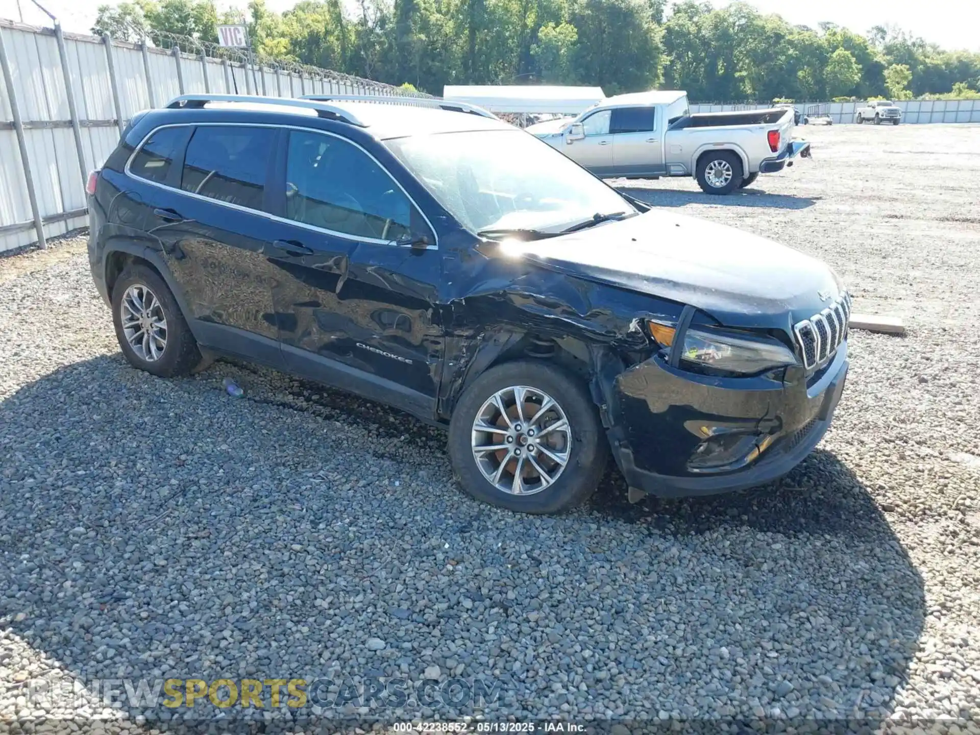 1 Photograph of a damaged car 1C4PJMLBXKD229927 JEEP CHEROKEE 2019