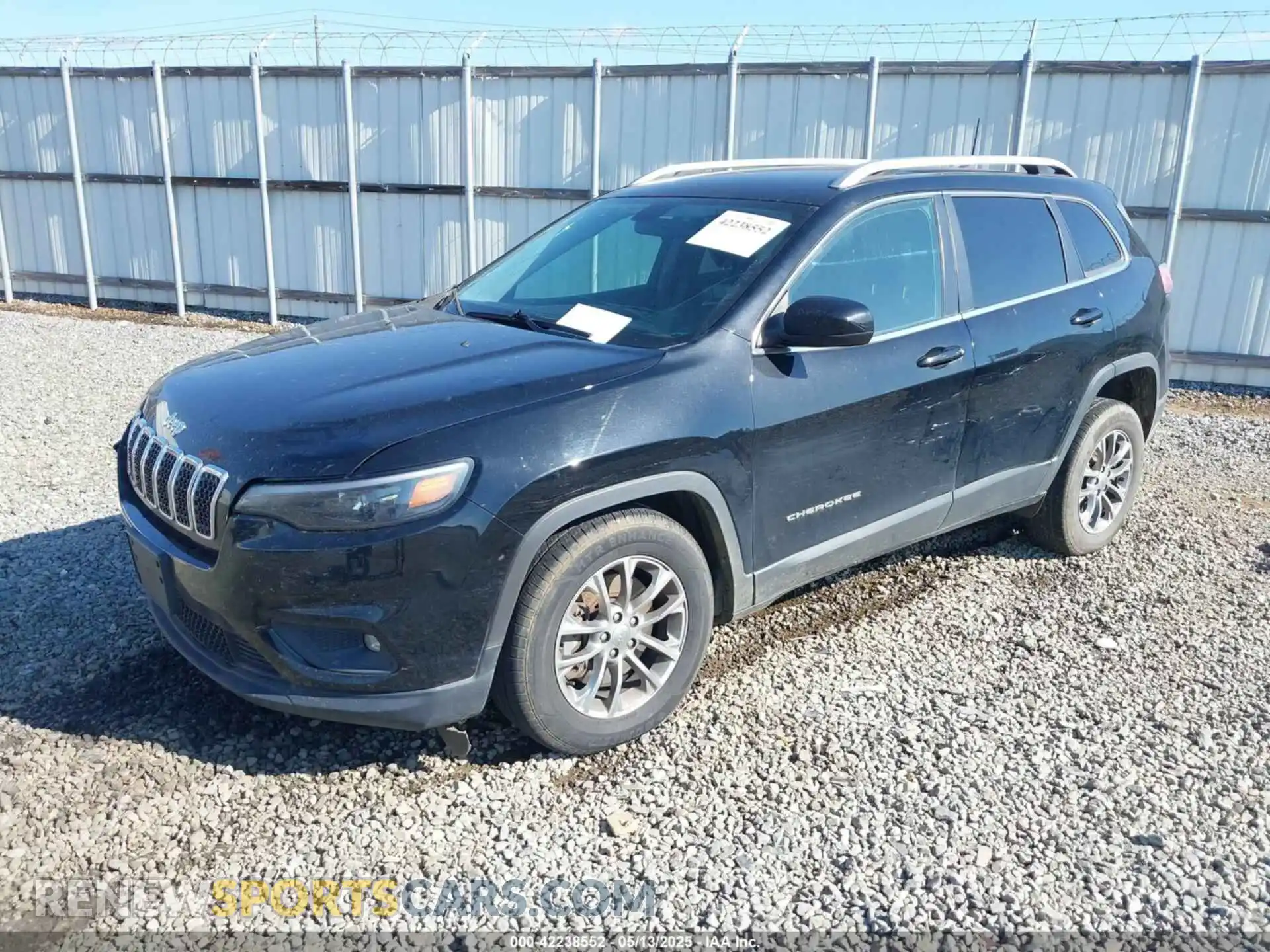 2 Photograph of a damaged car 1C4PJMLBXKD229927 JEEP CHEROKEE 2019