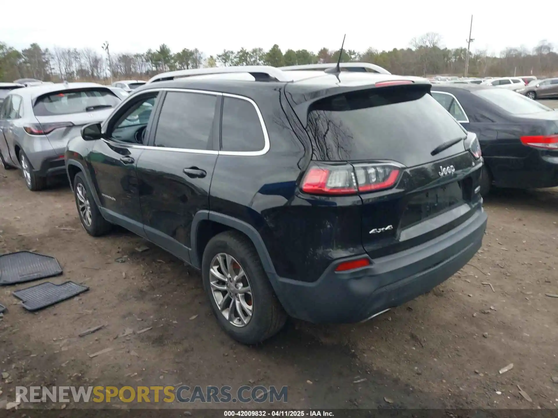 3 Photograph of a damaged car 1C4PJMLN1KD268643 JEEP CHEROKEE 2019