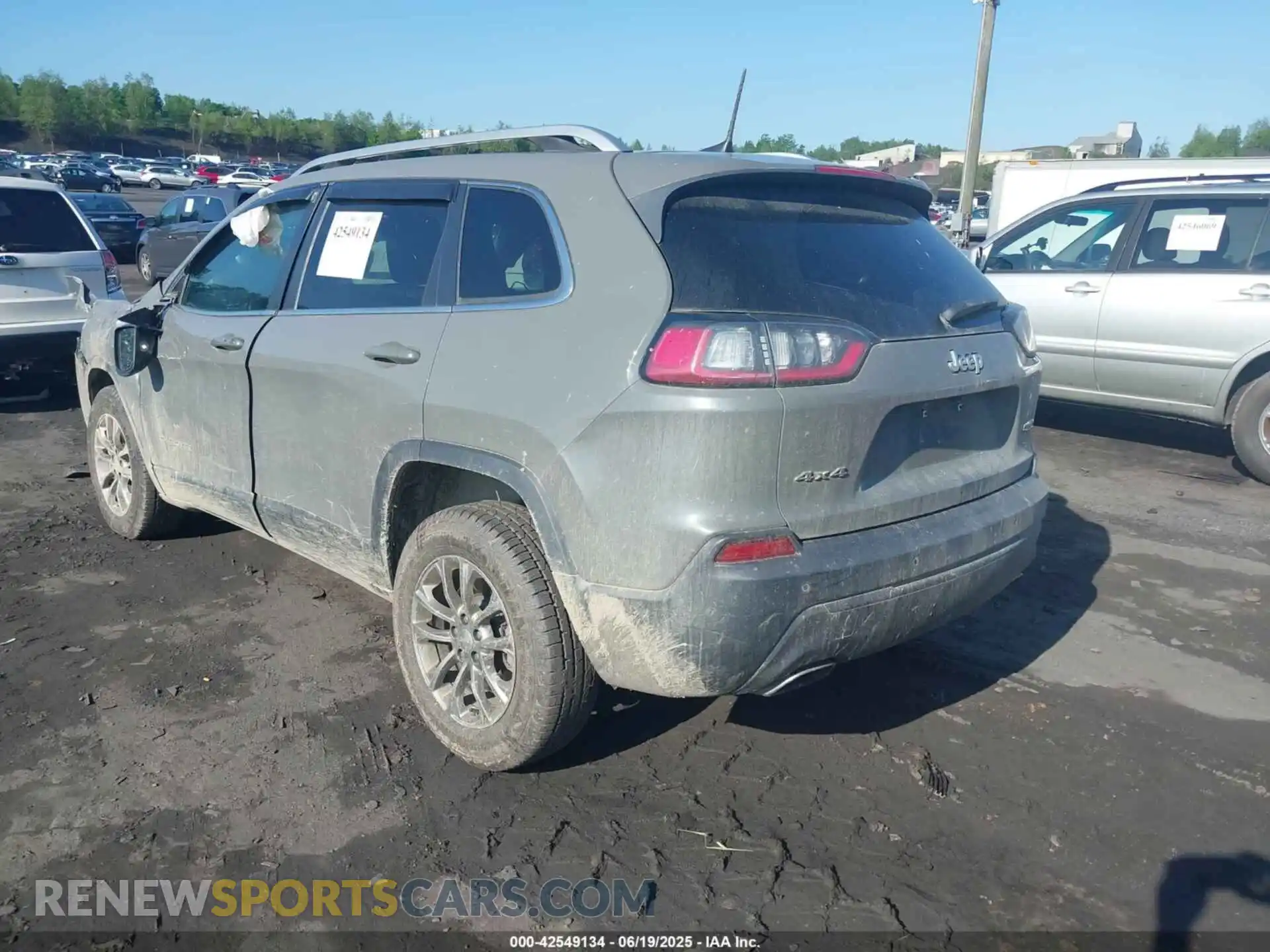3 Photograph of a damaged car 1C4PJMLNXKD408494 JEEP CHEROKEE 2019