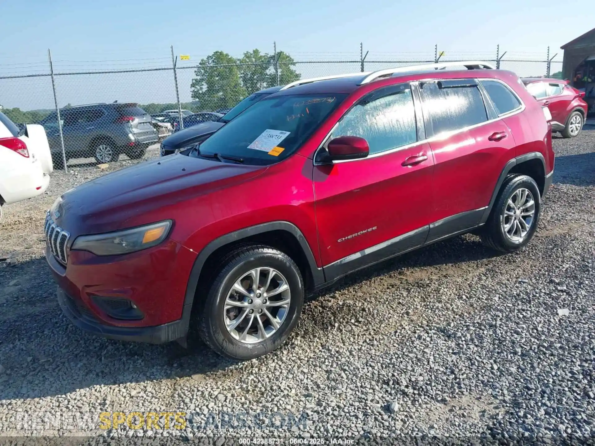 2 Photograph of a damaged car 1C4PJMLX0KD101546 JEEP CHEROKEE 2019