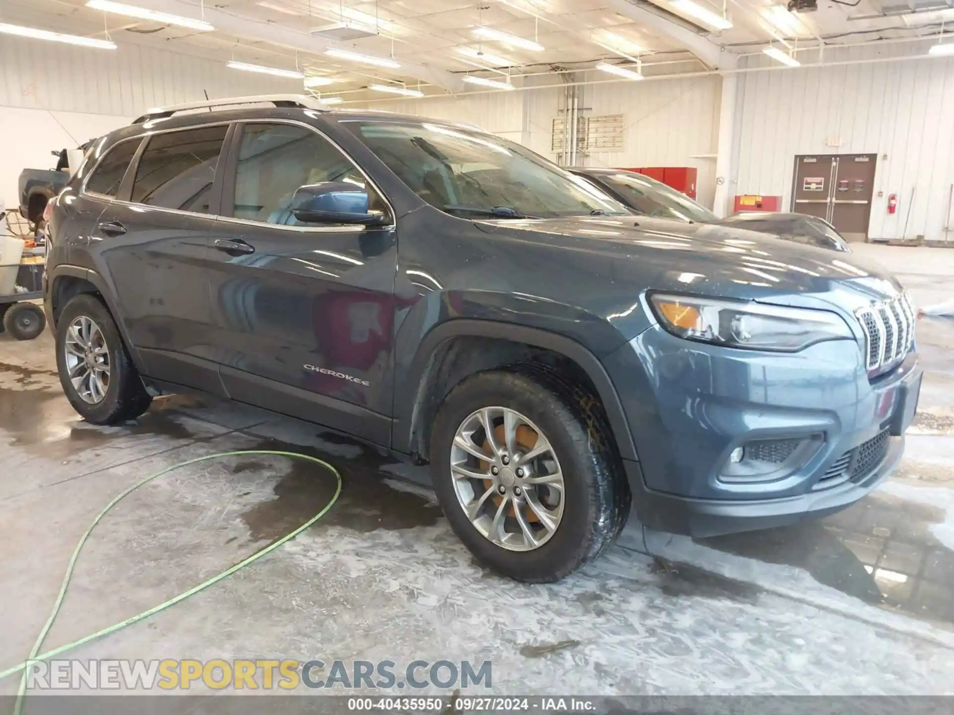1 Photograph of a damaged car 1C4PJMLX0KD361879 JEEP CHEROKEE 2019