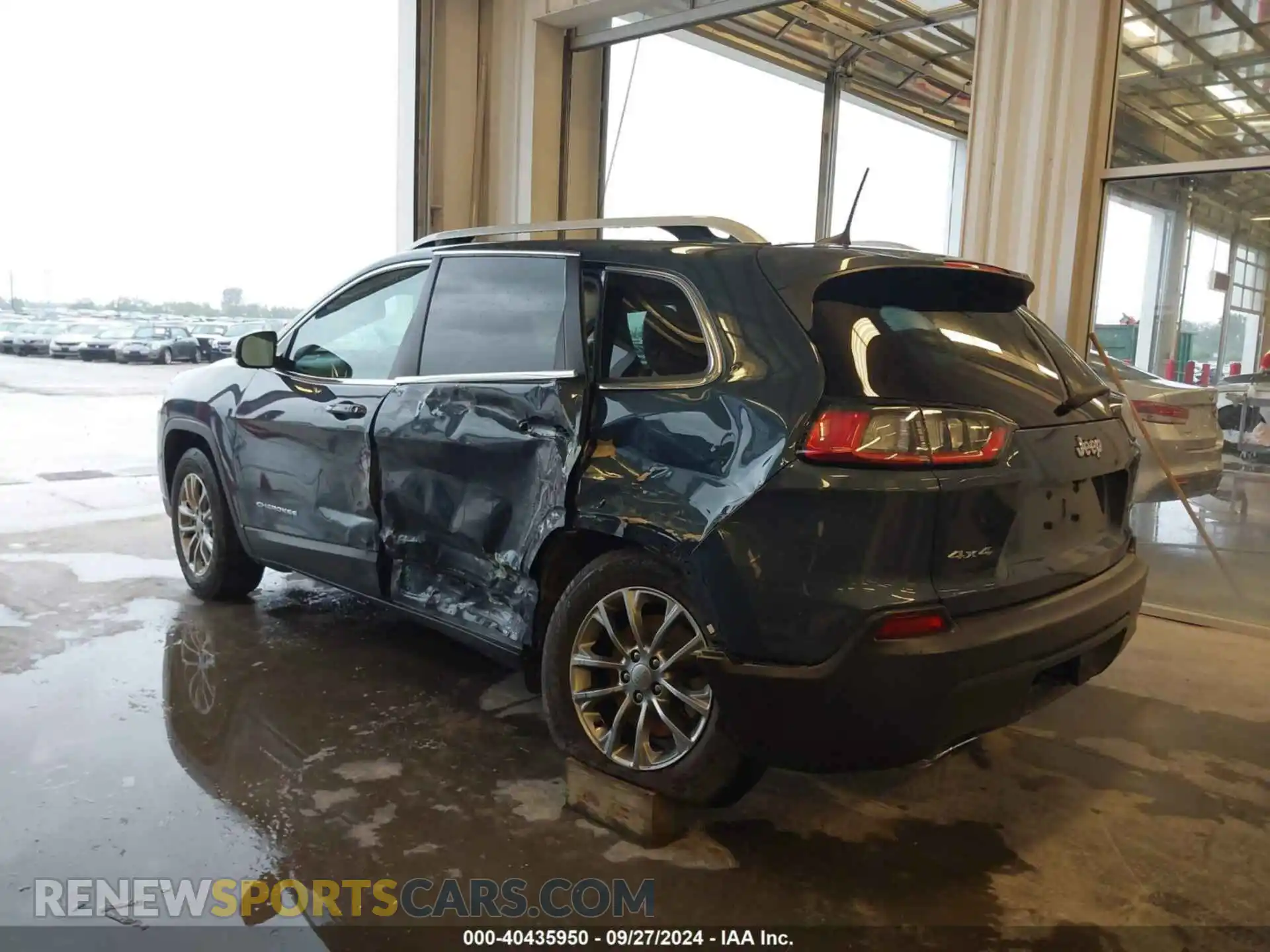 3 Photograph of a damaged car 1C4PJMLX0KD361879 JEEP CHEROKEE 2019