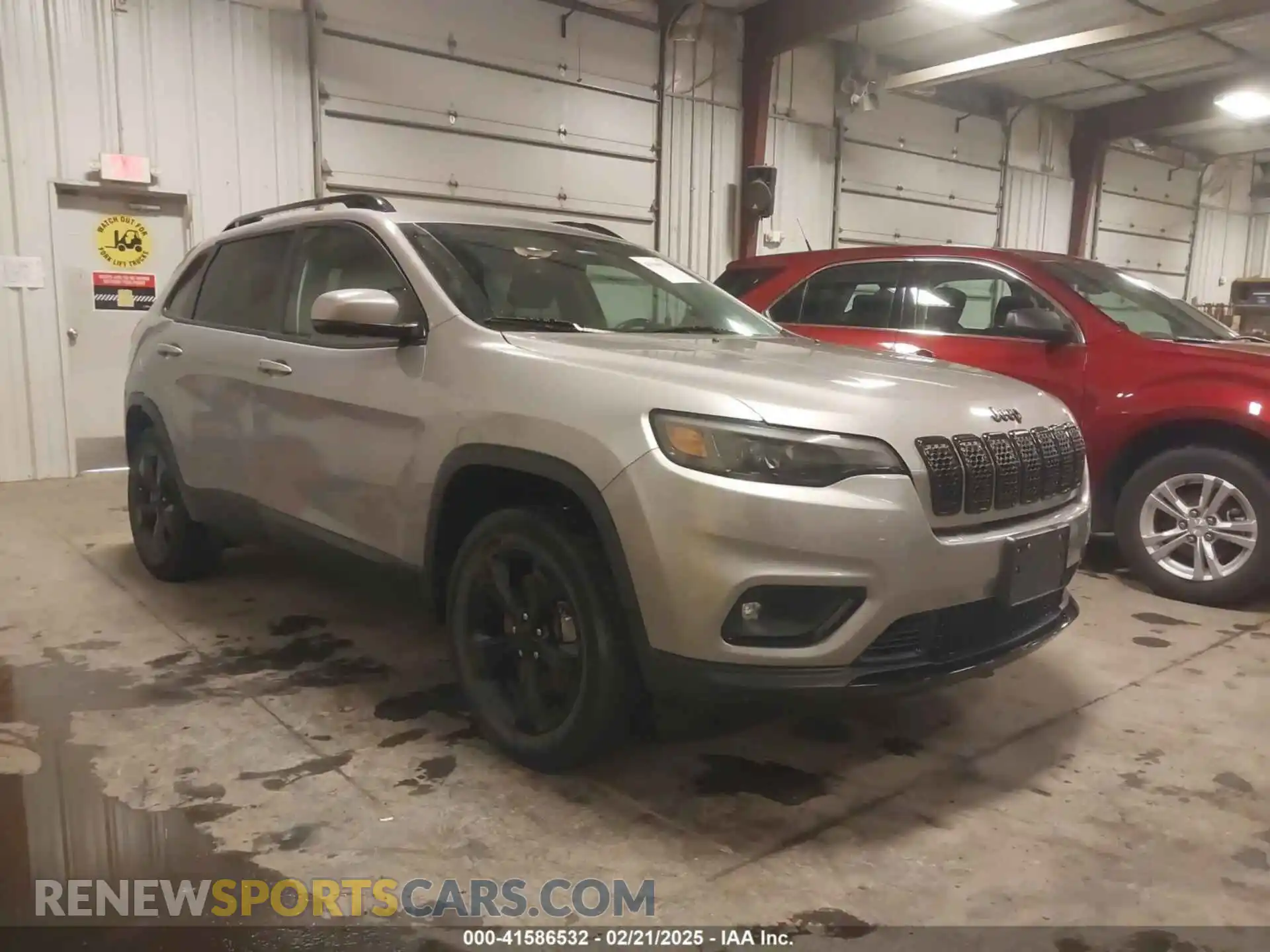 1 Photograph of a damaged car 1C4PJMLX2KD427395 JEEP CHEROKEE 2019