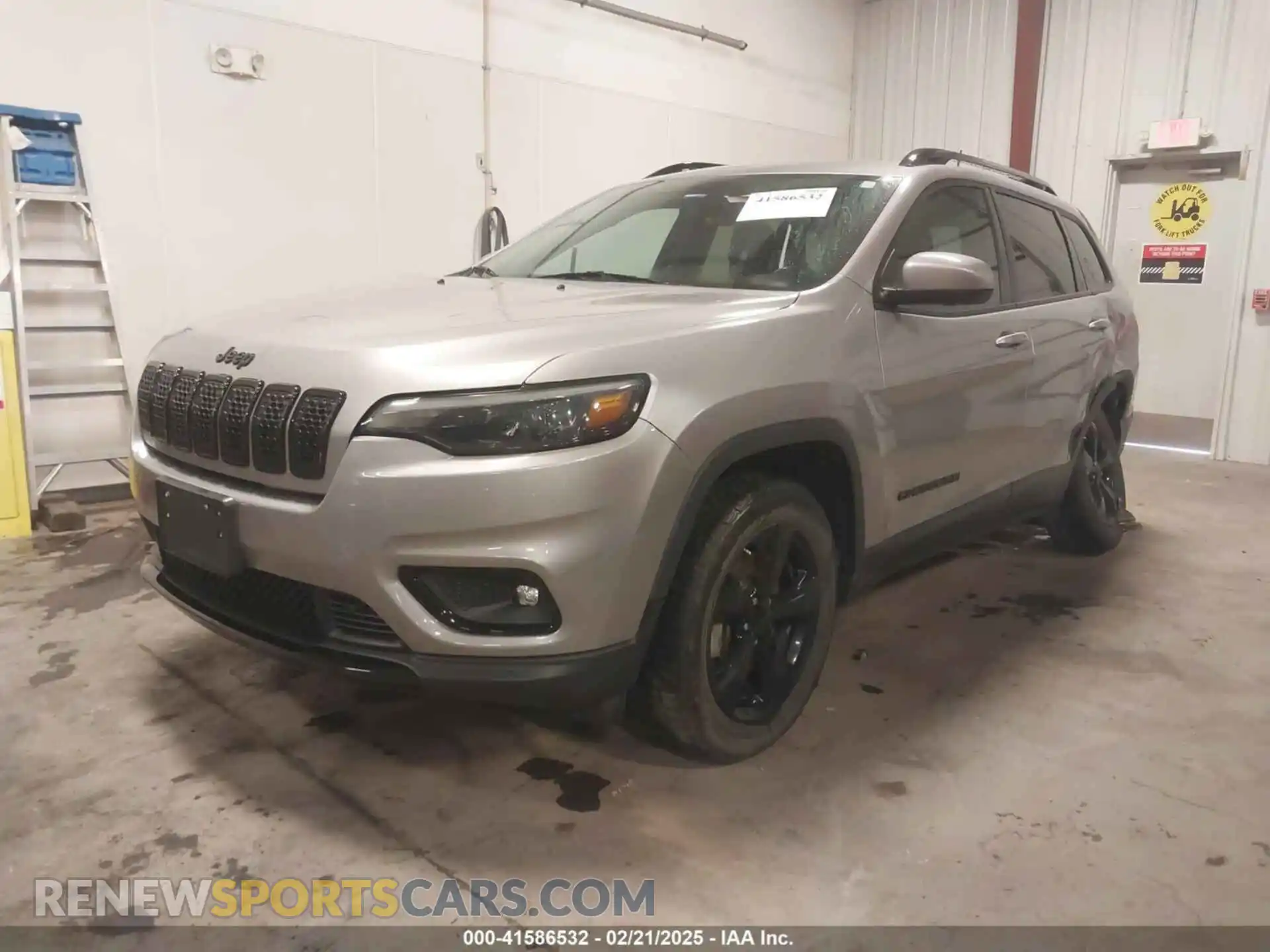 2 Photograph of a damaged car 1C4PJMLX2KD427395 JEEP CHEROKEE 2019