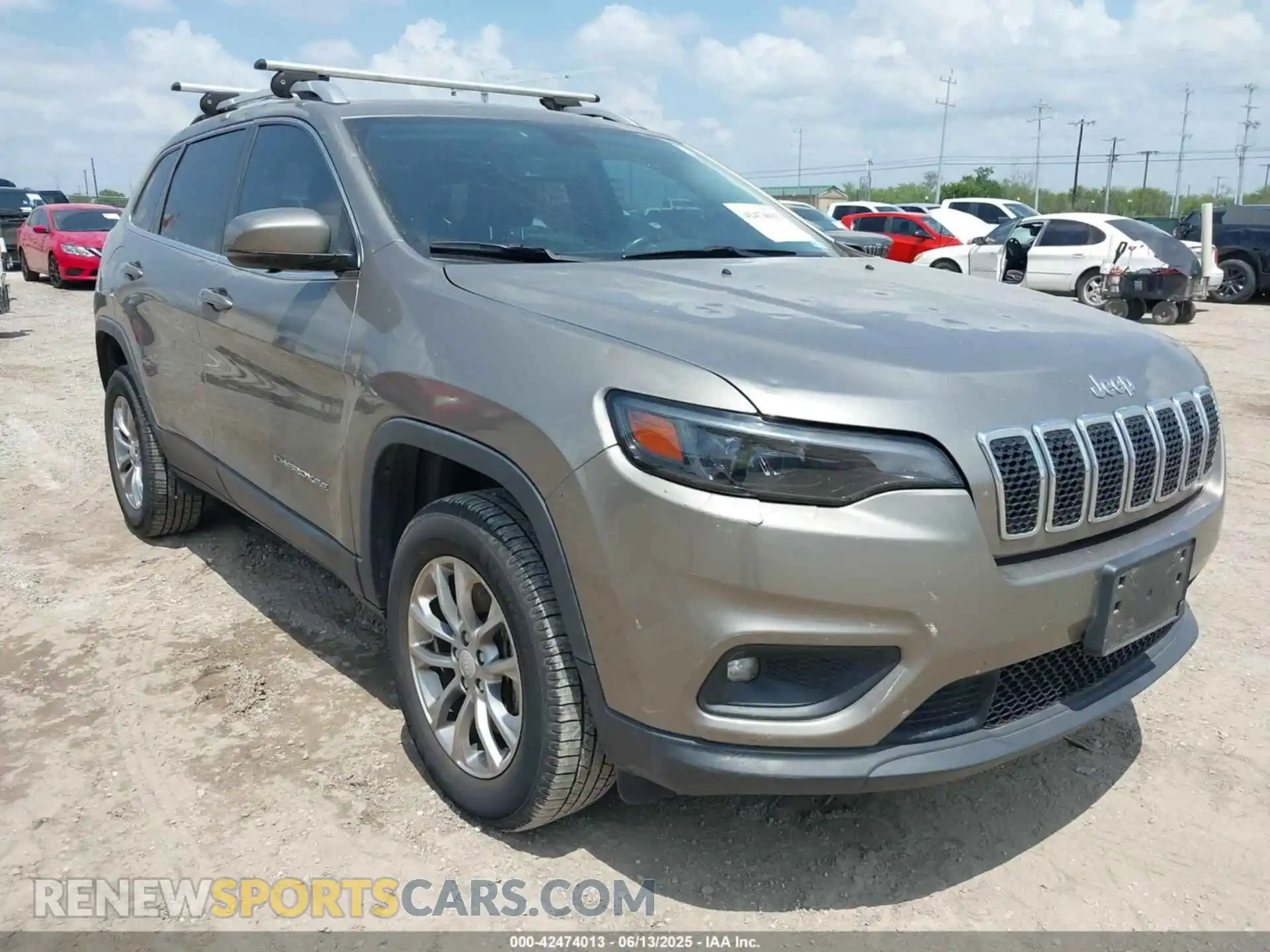 1 Photograph of a damaged car 1C4PJMLX3KD105008 JEEP CHEROKEE 2019