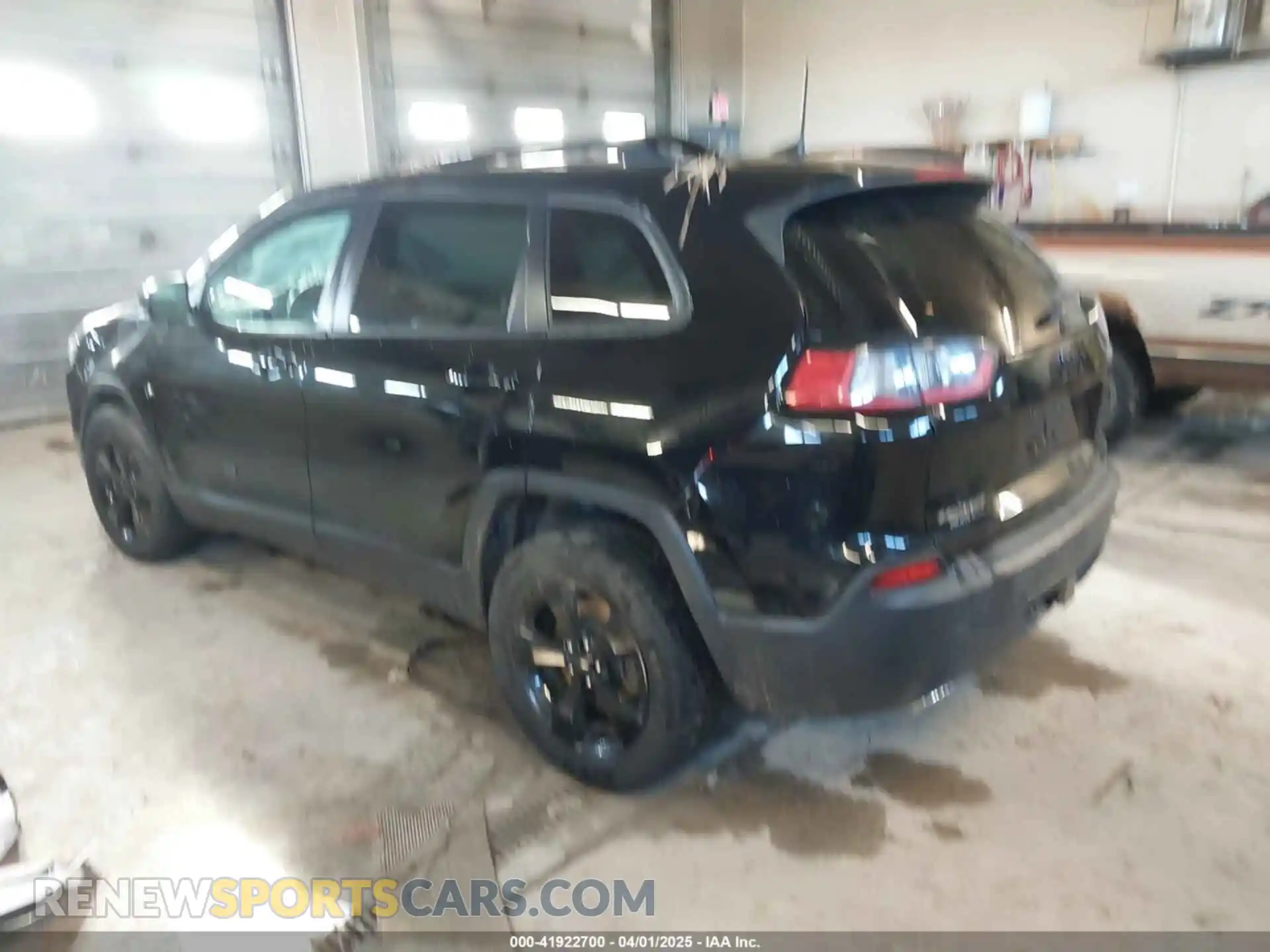 3 Photograph of a damaged car 1C4PJMLX7KD283570 JEEP CHEROKEE 2019