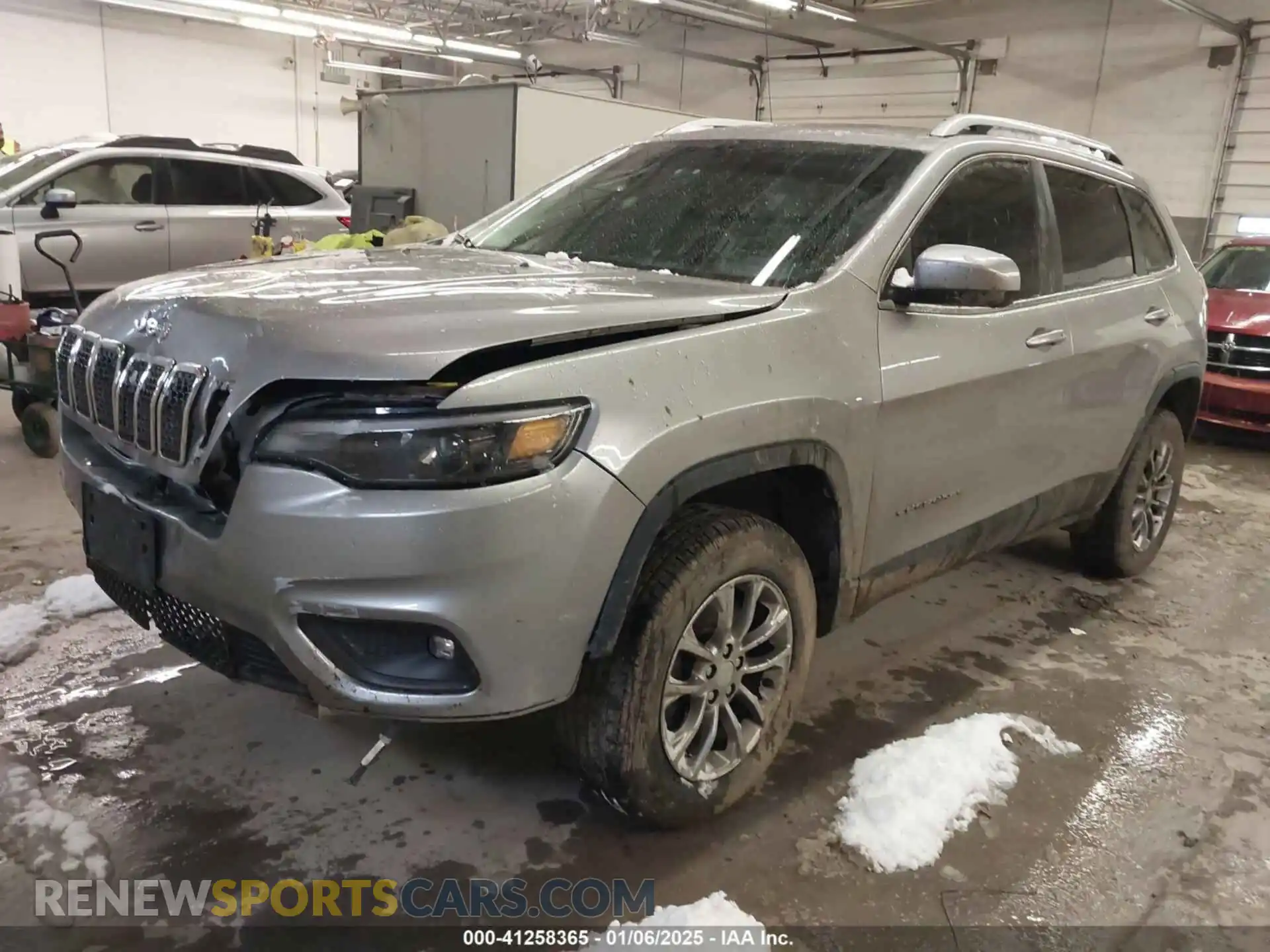 2 Photograph of a damaged car 1C4PJMLX8KD137307 JEEP CHEROKEE 2019
