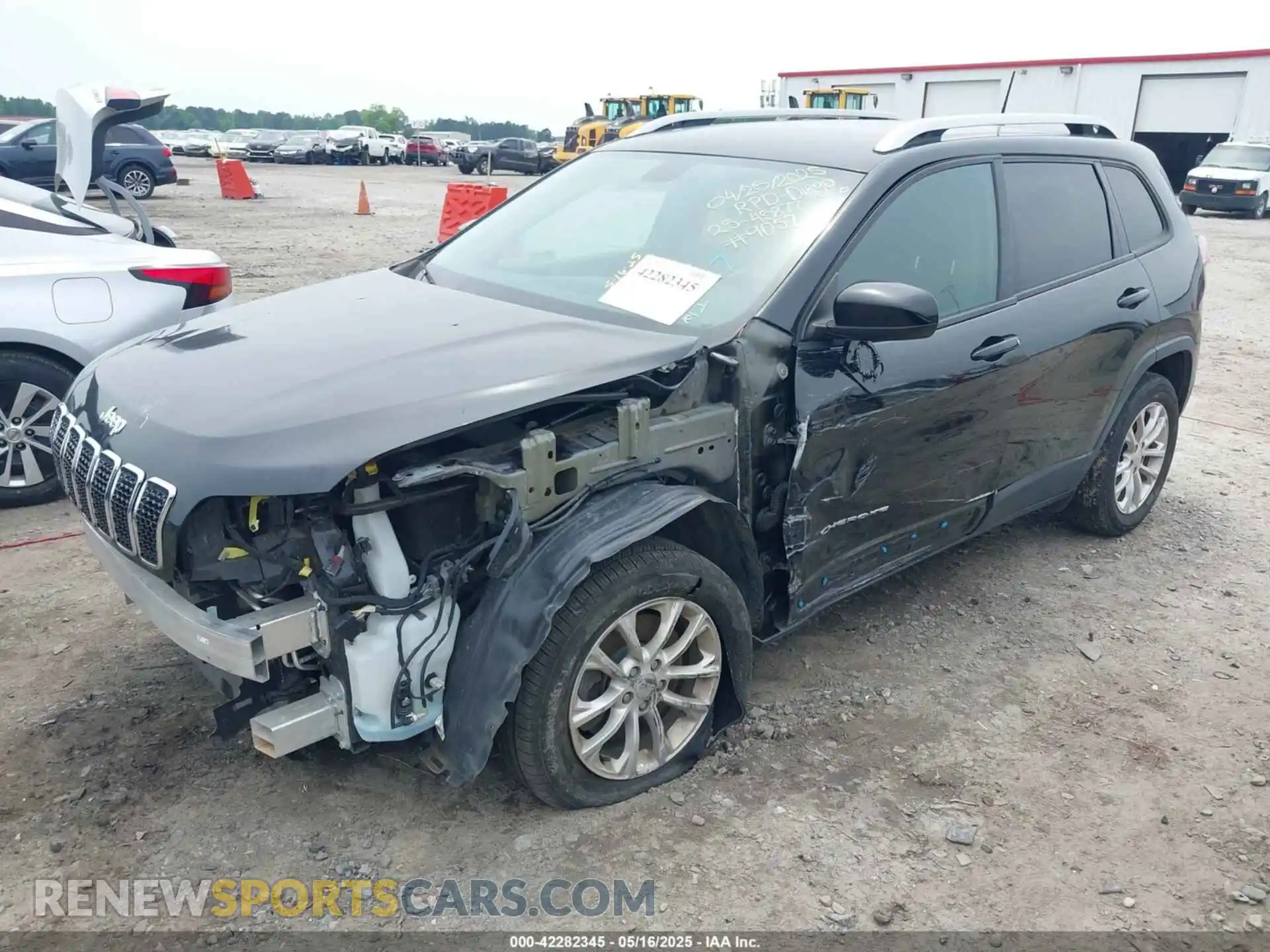 2 Photograph of a damaged car 1C4PJLCB5LD539057 JEEP CHEROKEE 2020