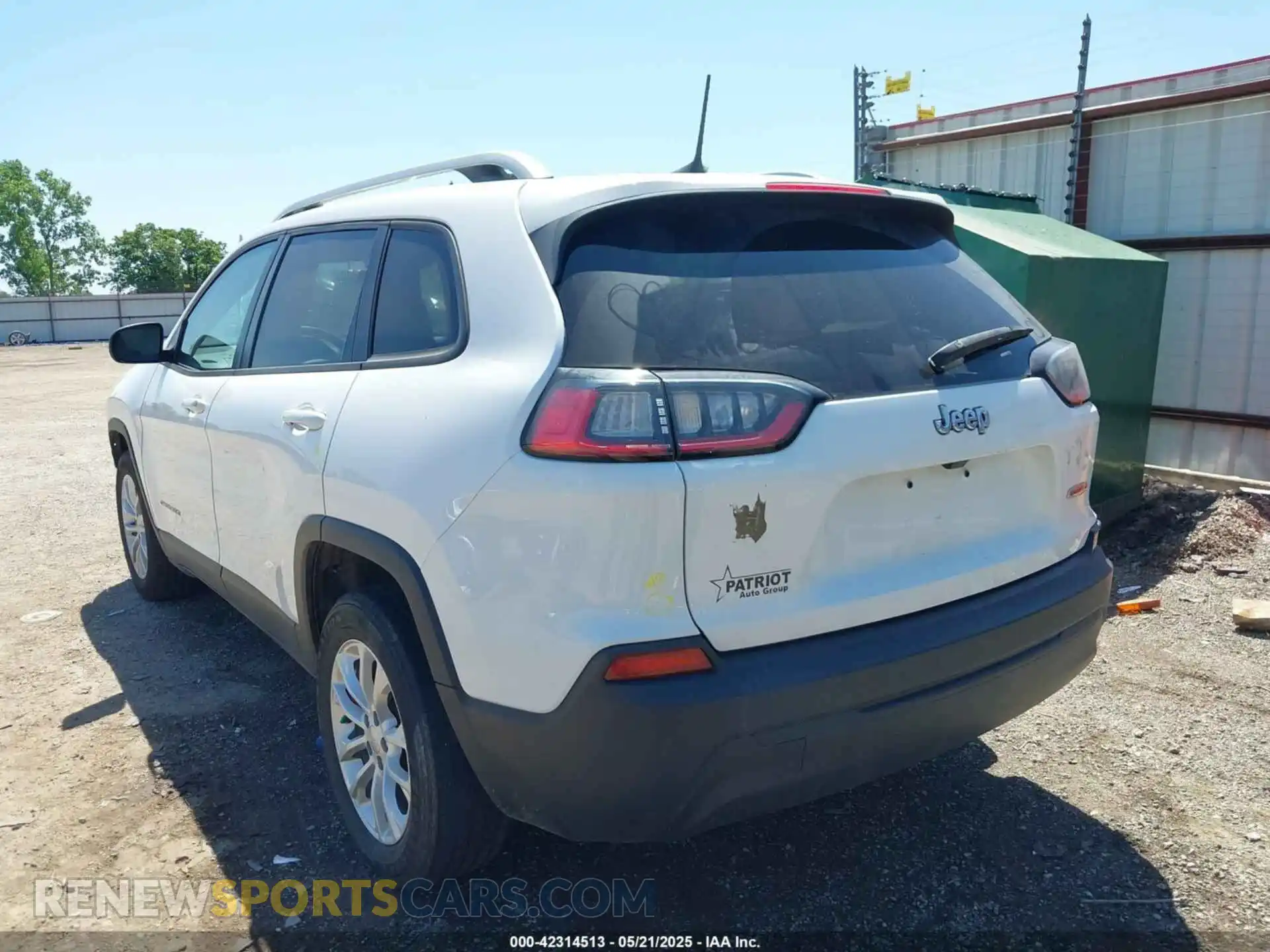 3 Photograph of a damaged car 1C4PJLCB9LD649044 JEEP CHEROKEE 2020