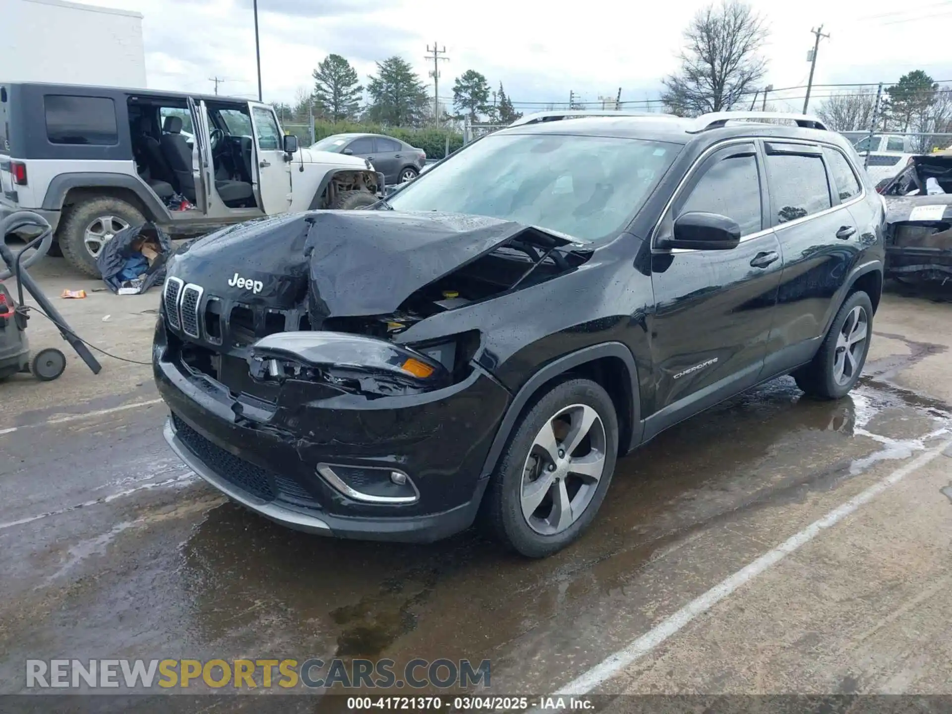 2 Photograph of a damaged car 1C4PJLDB0LD560770 JEEP CHEROKEE 2020