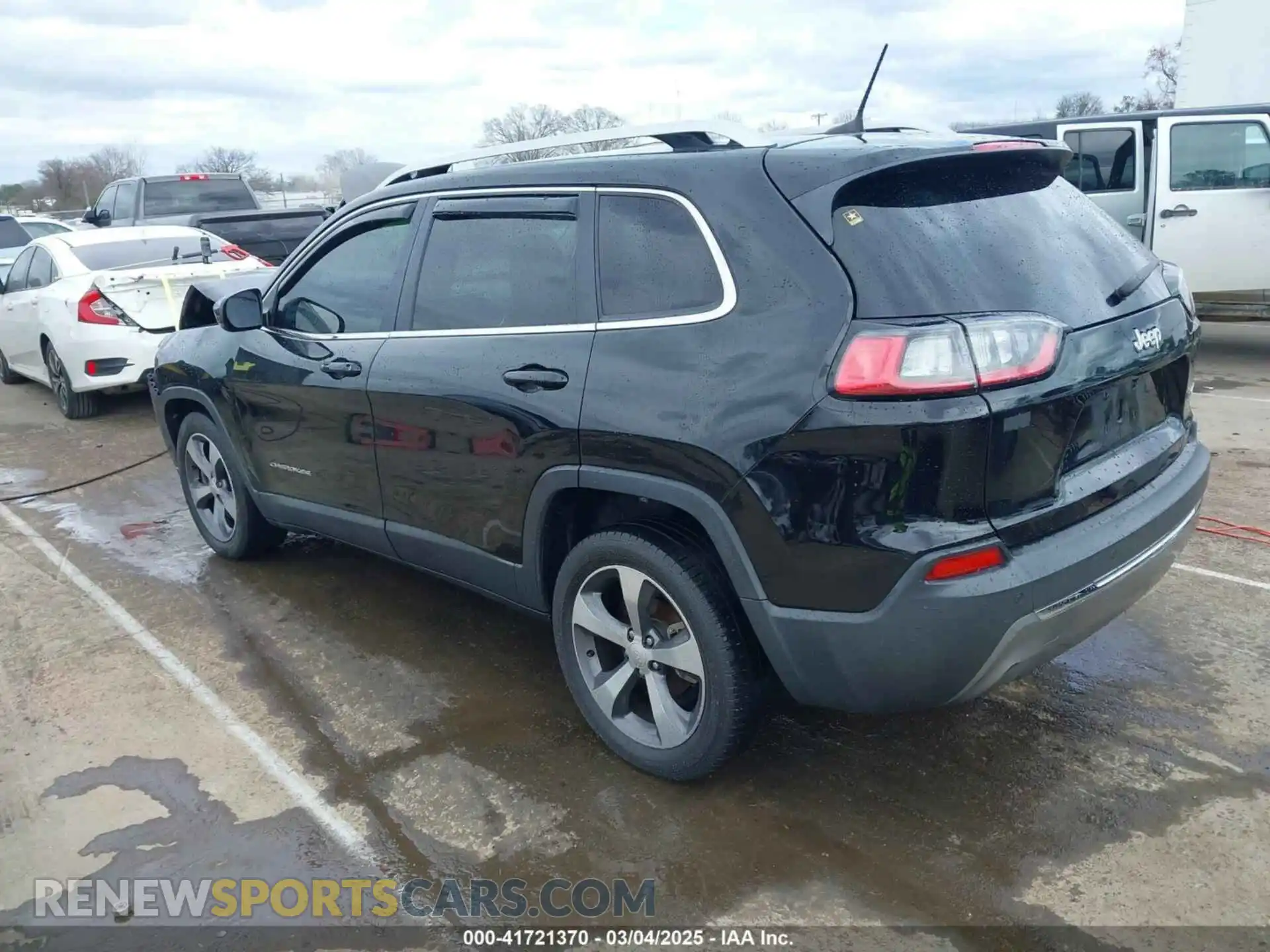3 Photograph of a damaged car 1C4PJLDB0LD560770 JEEP CHEROKEE 2020