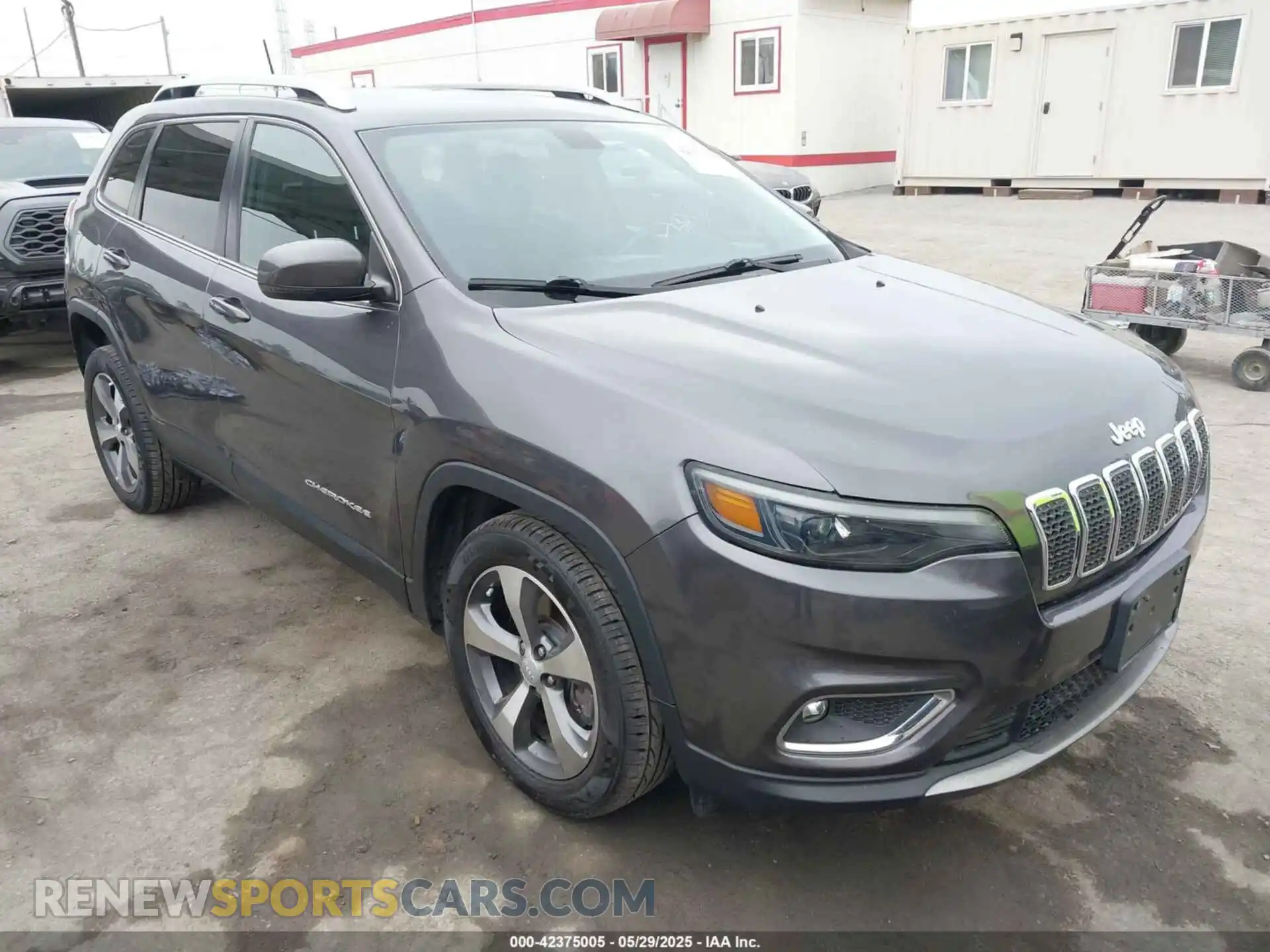 1 Photograph of a damaged car 1C4PJLDB5LD610367 JEEP CHEROKEE 2020