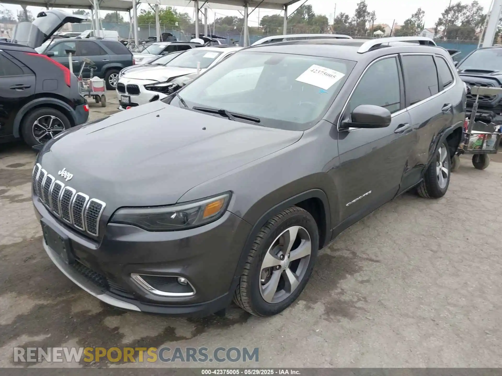 2 Photograph of a damaged car 1C4PJLDB5LD610367 JEEP CHEROKEE 2020