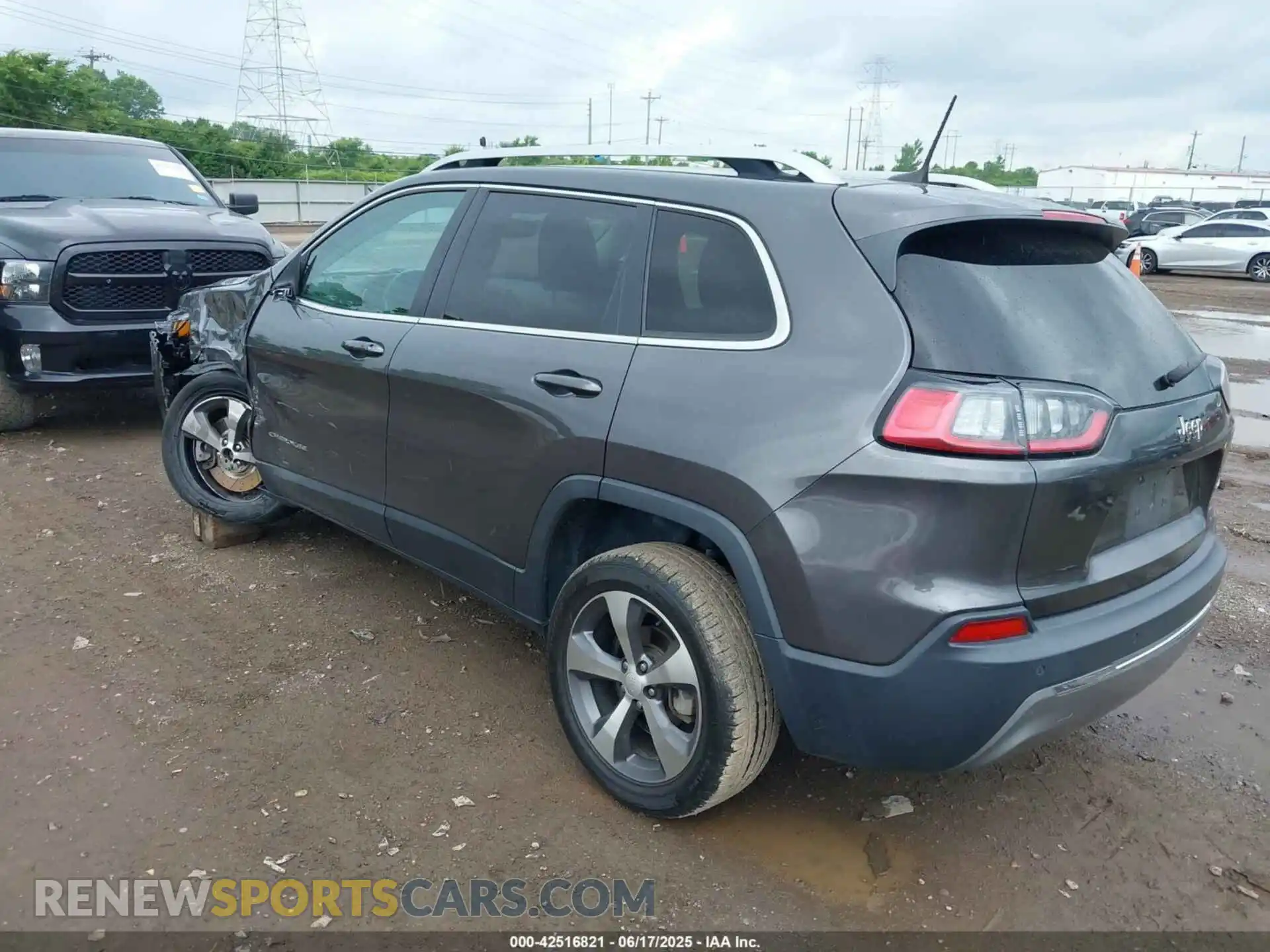 3 Photograph of a damaged car 1C4PJLDB8LD653312 JEEP CHEROKEE 2020