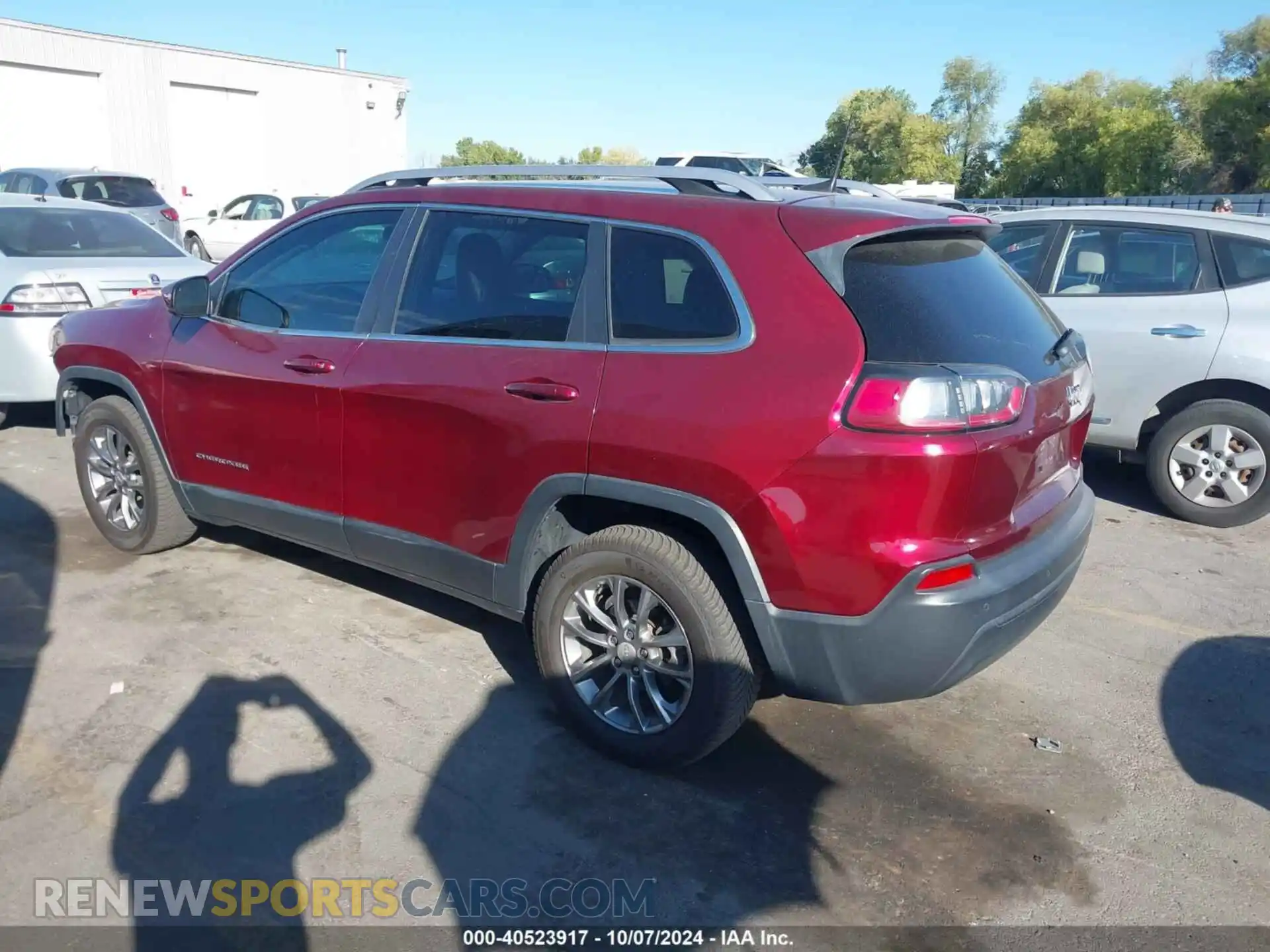 3 Photograph of a damaged car 1C4PJLLB1LD530601 JEEP CHEROKEE 2020