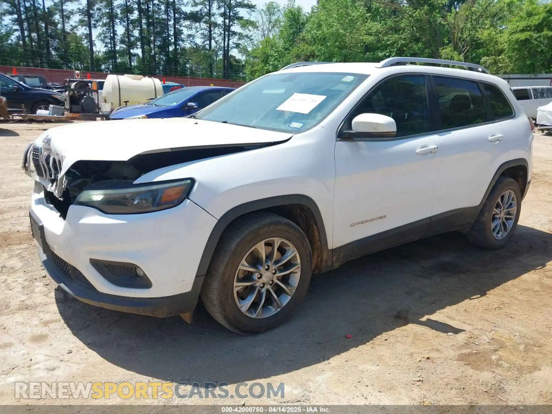 2 Photograph of a damaged car 1C4PJLLB5LD653768 JEEP CHEROKEE 2020