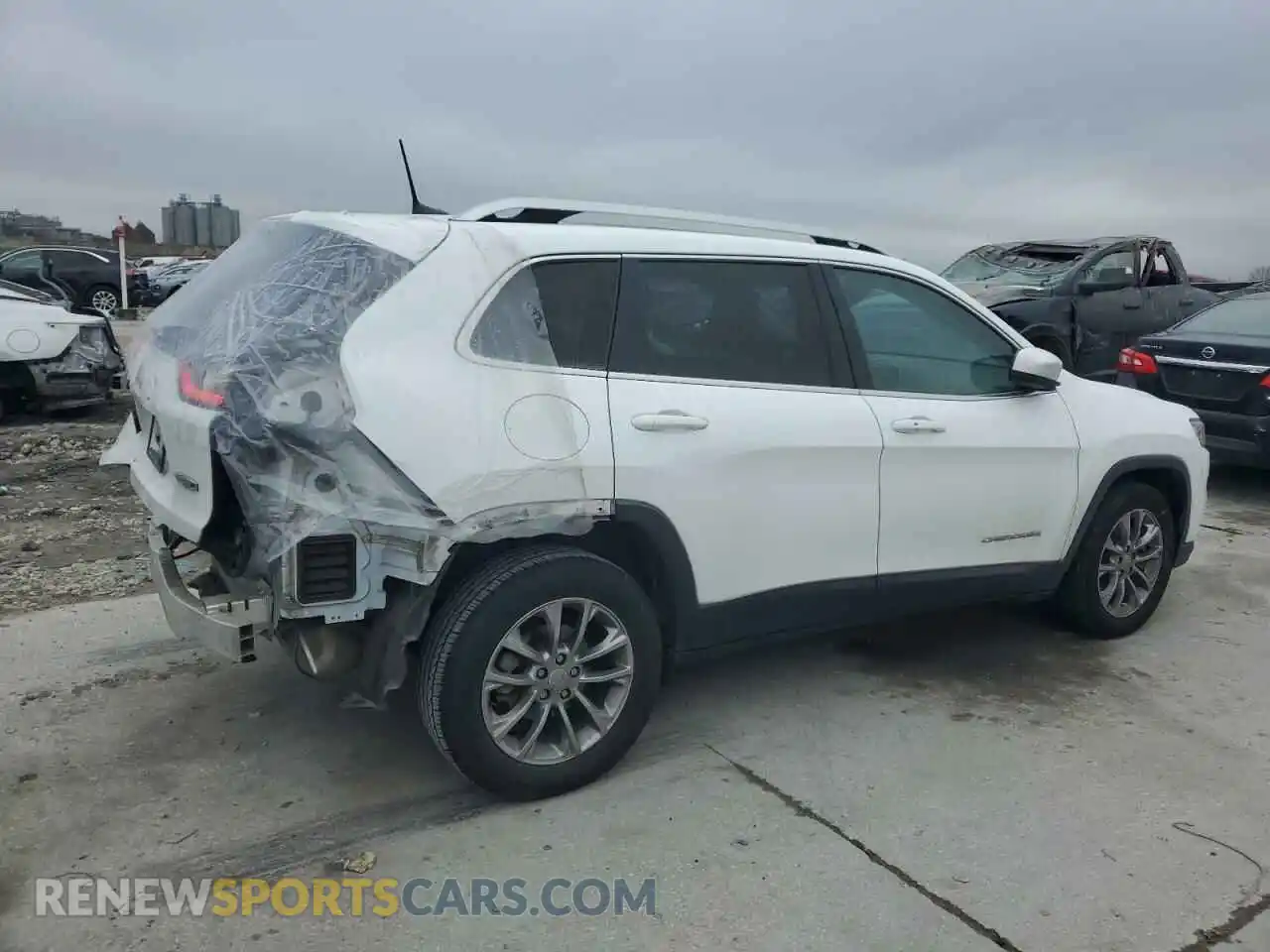 3 Photograph of a damaged car 1C4PJLLB7LD573789 JEEP CHEROKEE 2020
