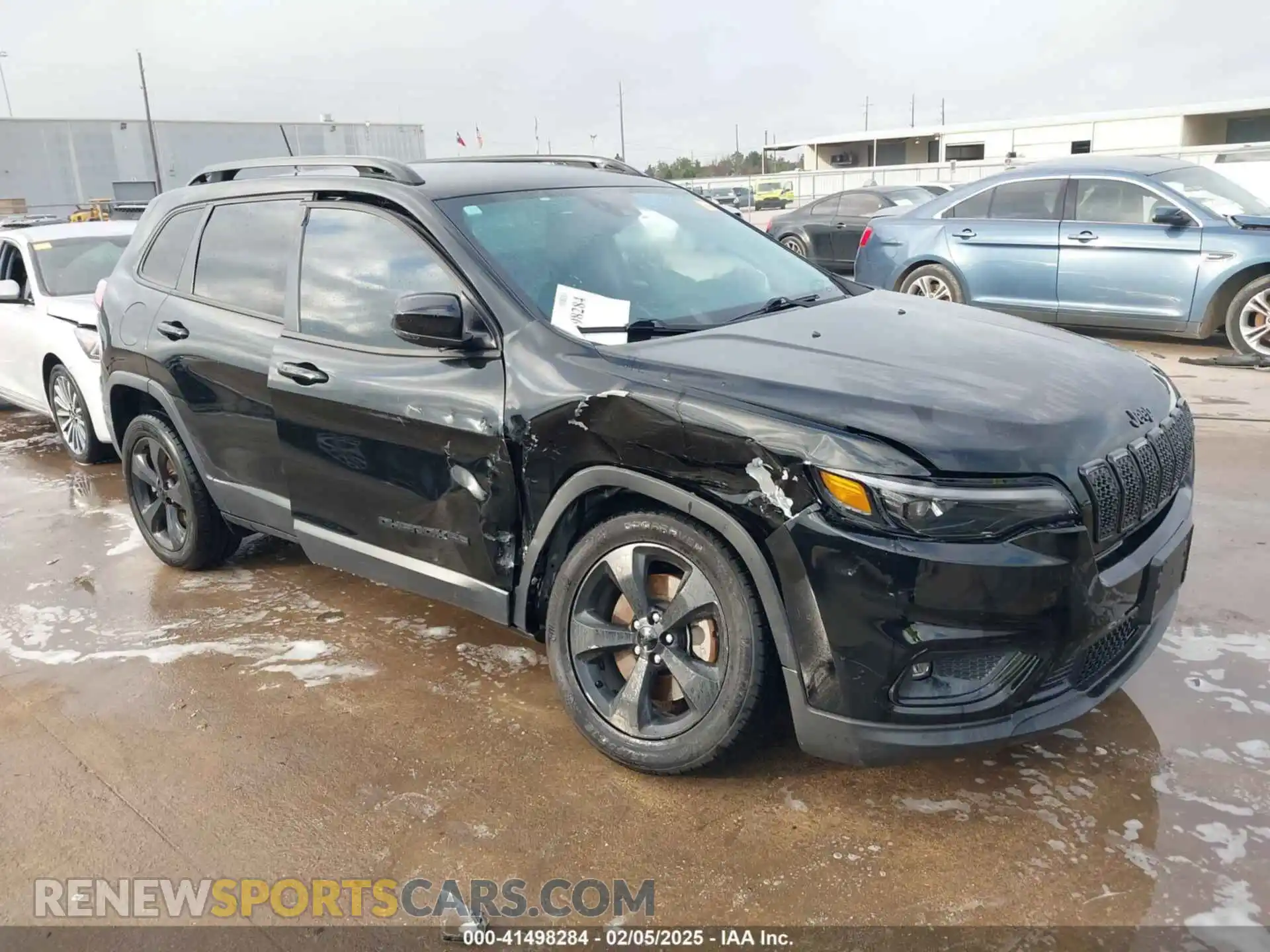 1 Photograph of a damaged car 1C4PJLLB8LD611093 JEEP CHEROKEE 2020