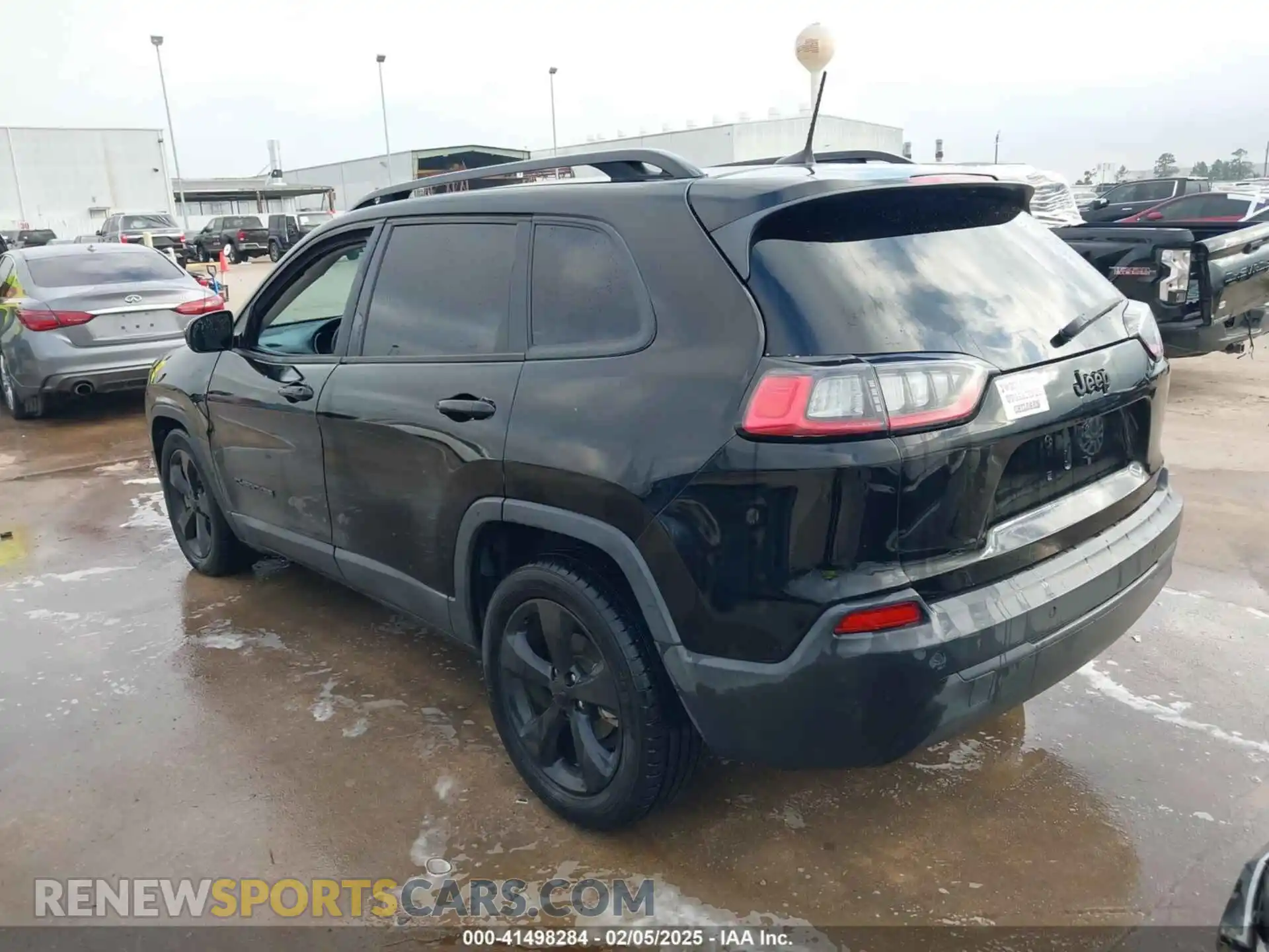 3 Photograph of a damaged car 1C4PJLLB8LD611093 JEEP CHEROKEE 2020