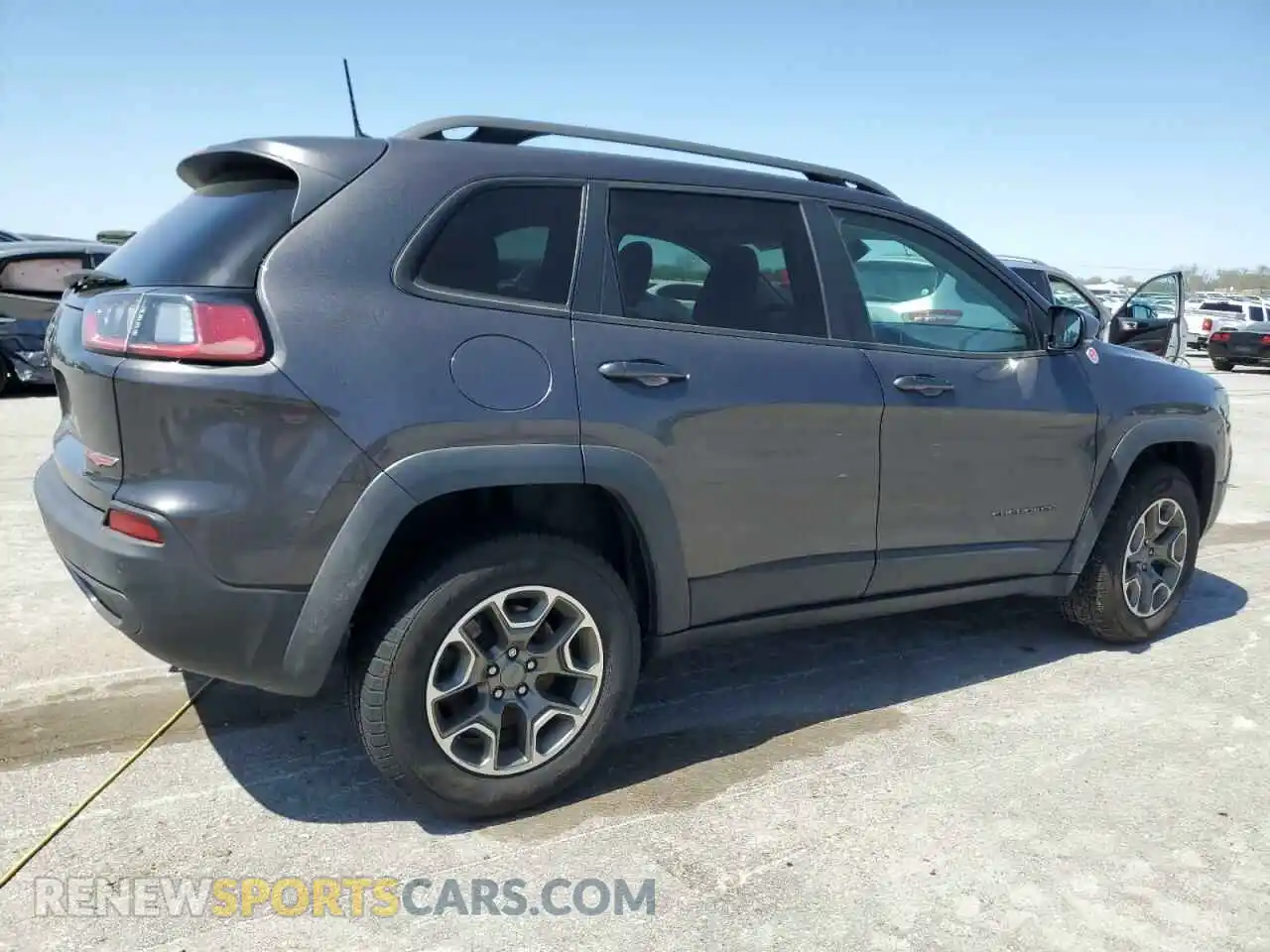 3 Photograph of a damaged car 1C4PJMBN4LD546969 JEEP CHEROKEE 2020
