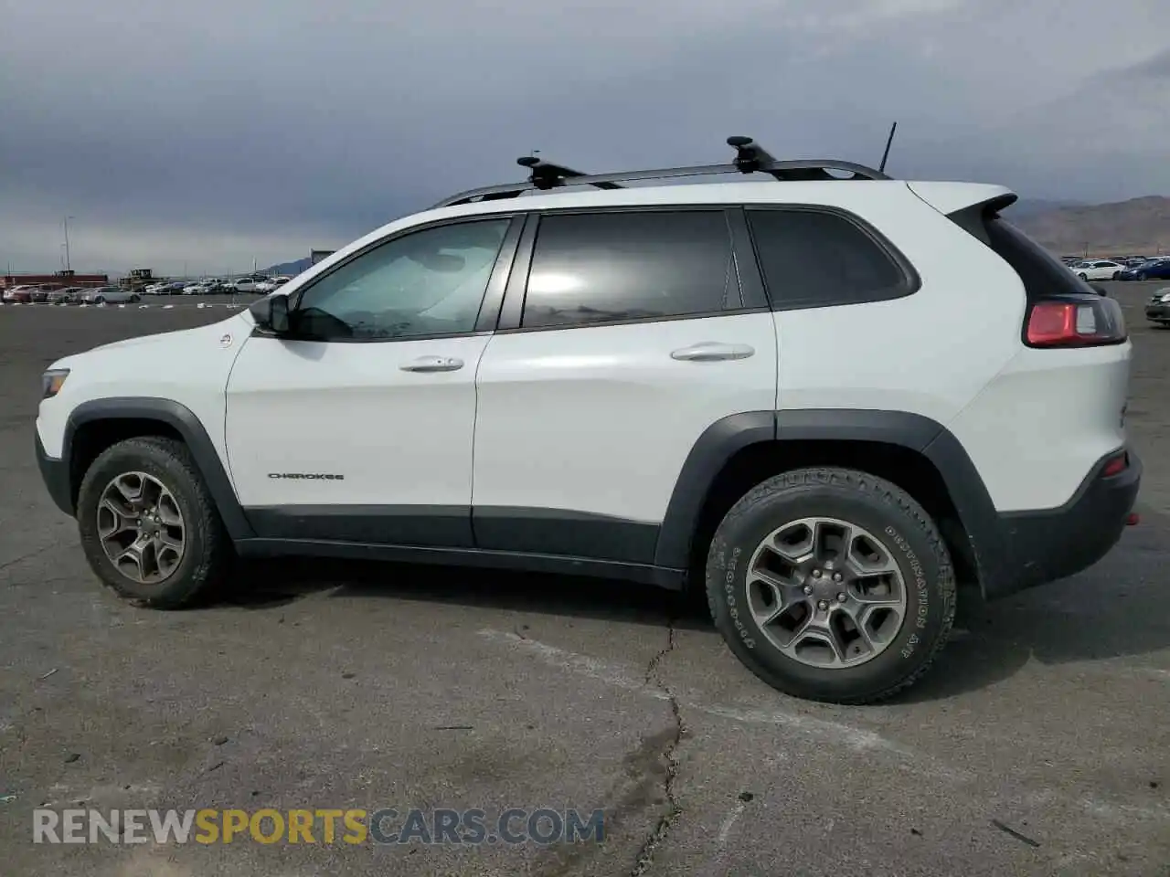 2 Photograph of a damaged car 1C4PJMBN9LD628762 JEEP CHEROKEE 2020