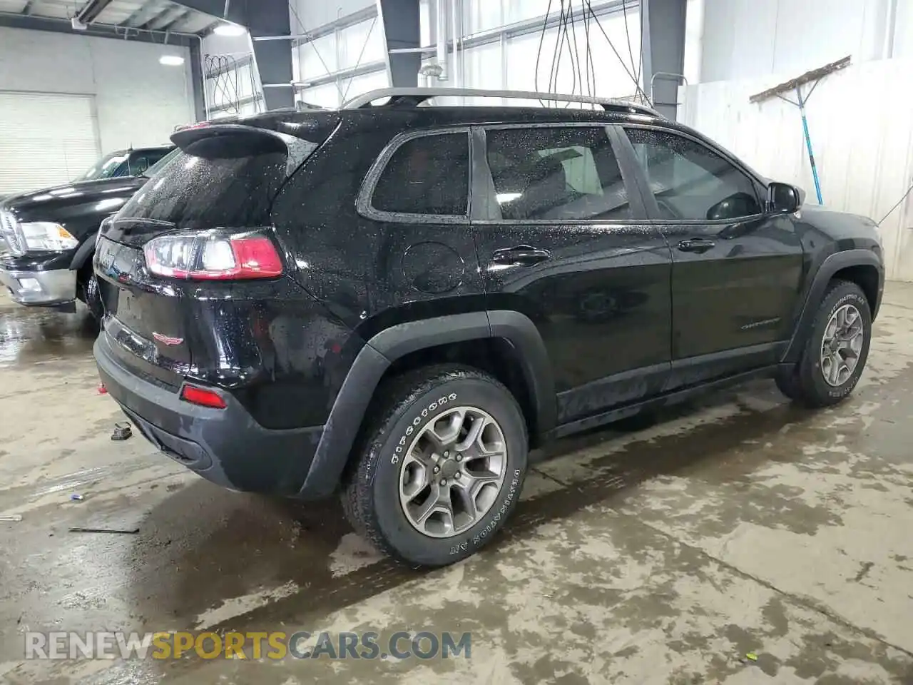 3 Photograph of a damaged car 1C4PJMBX4LD602457 JEEP CHEROKEE 2020