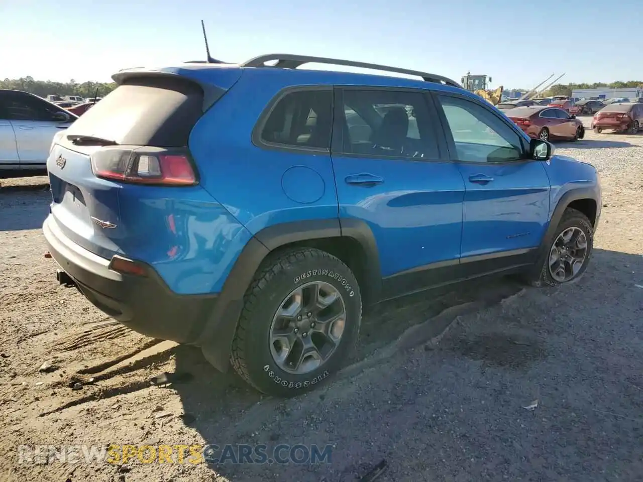 3 Photograph of a damaged car 1C4PJMBX5LD631367 JEEP CHEROKEE 2020