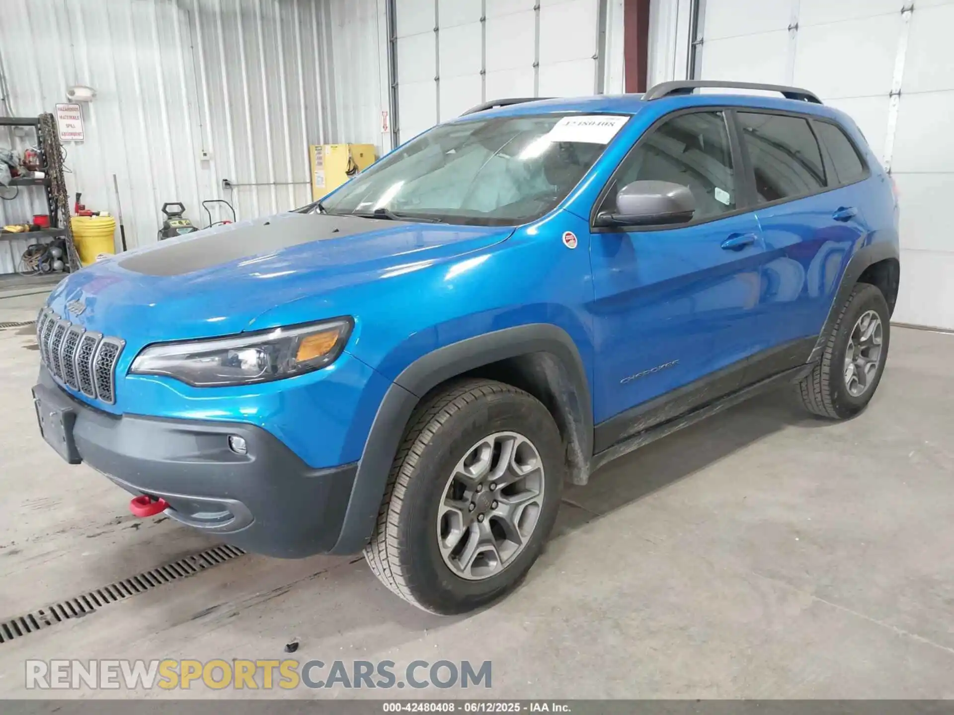 2 Photograph of a damaged car 1C4PJMBX6LD630891 JEEP CHEROKEE 2020