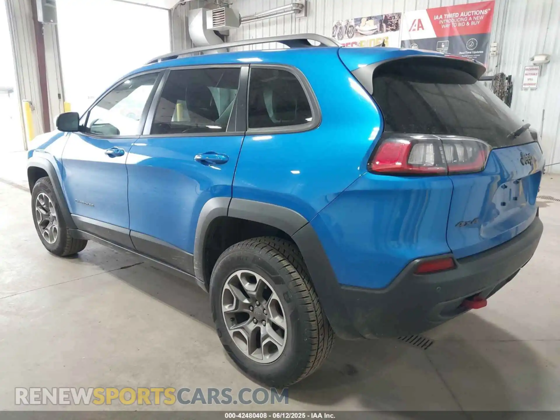 3 Photograph of a damaged car 1C4PJMBX6LD630891 JEEP CHEROKEE 2020