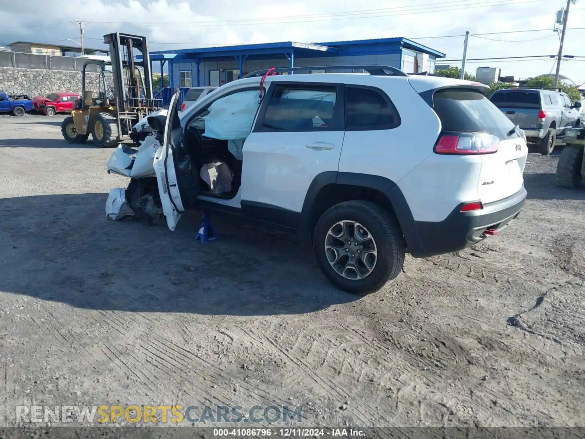 3 Photograph of a damaged car 1C4PJMBX9LD529103 JEEP CHEROKEE 2020