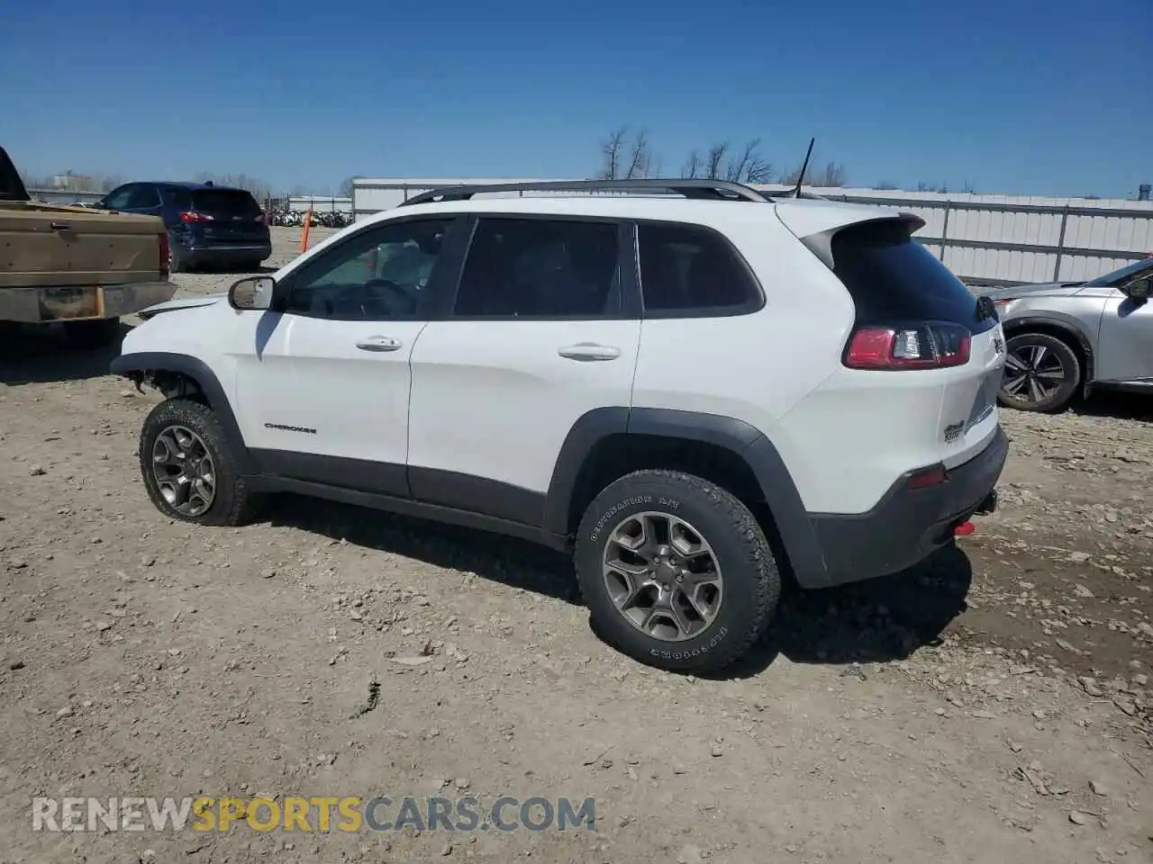 2 Photograph of a damaged car 1C4PJMBX9LD570203 JEEP CHEROKEE 2020