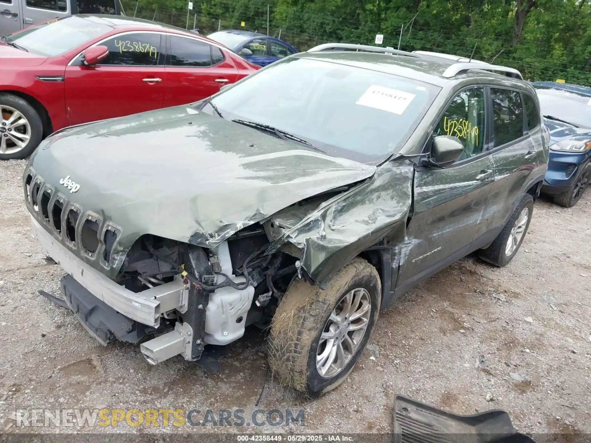 2 Photograph of a damaged car 1C4PJMCB5LD636295 JEEP CHEROKEE 2020