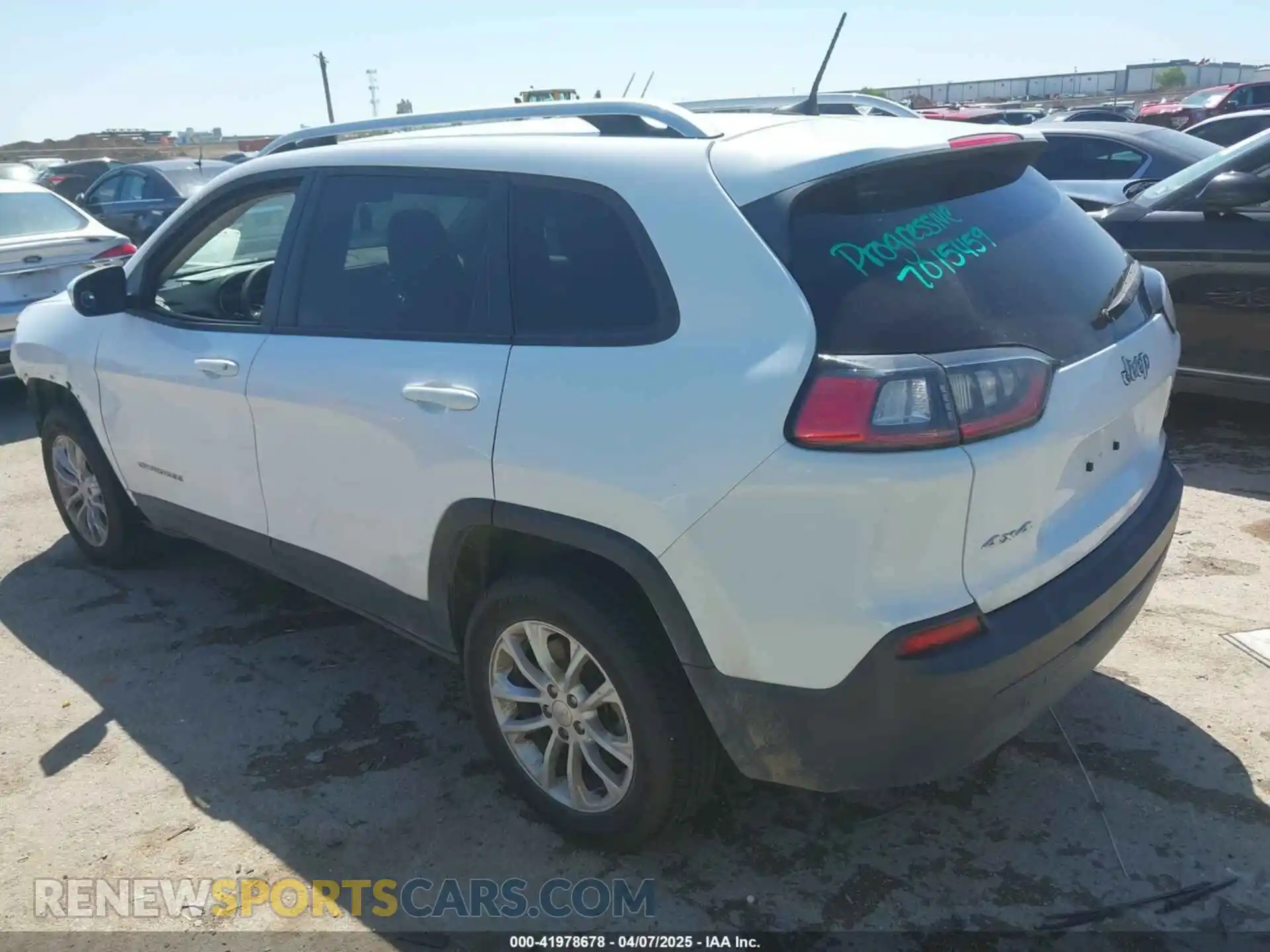 3 Фотография поврежденного автомобиля 1C4PJMCBILD551981 JEEP CHEROKEE 2020
