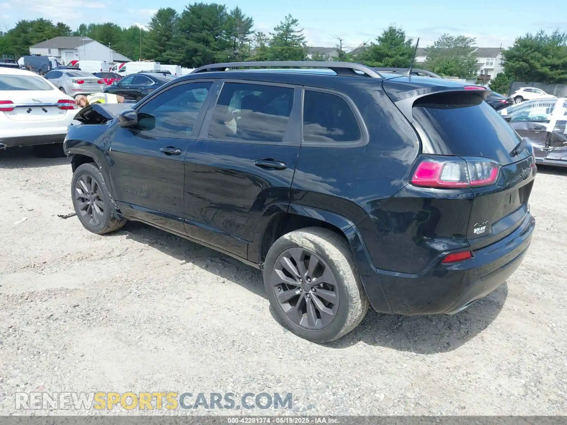 3 Photograph of a damaged car 1C4PJMDX4LD527191 JEEP CHEROKEE 2020