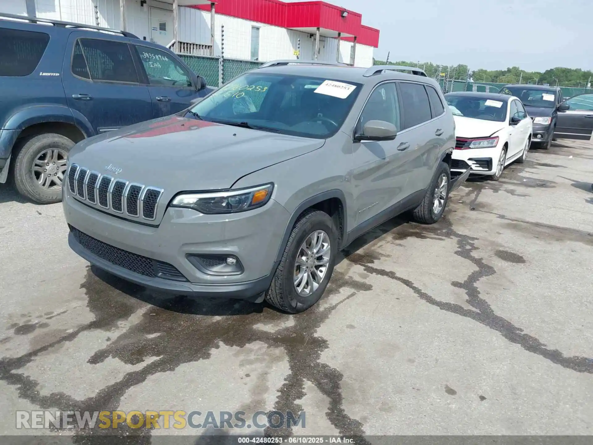 2 Photograph of a damaged car 1C4PJMLB0LD651125 JEEP CHEROKEE 2020