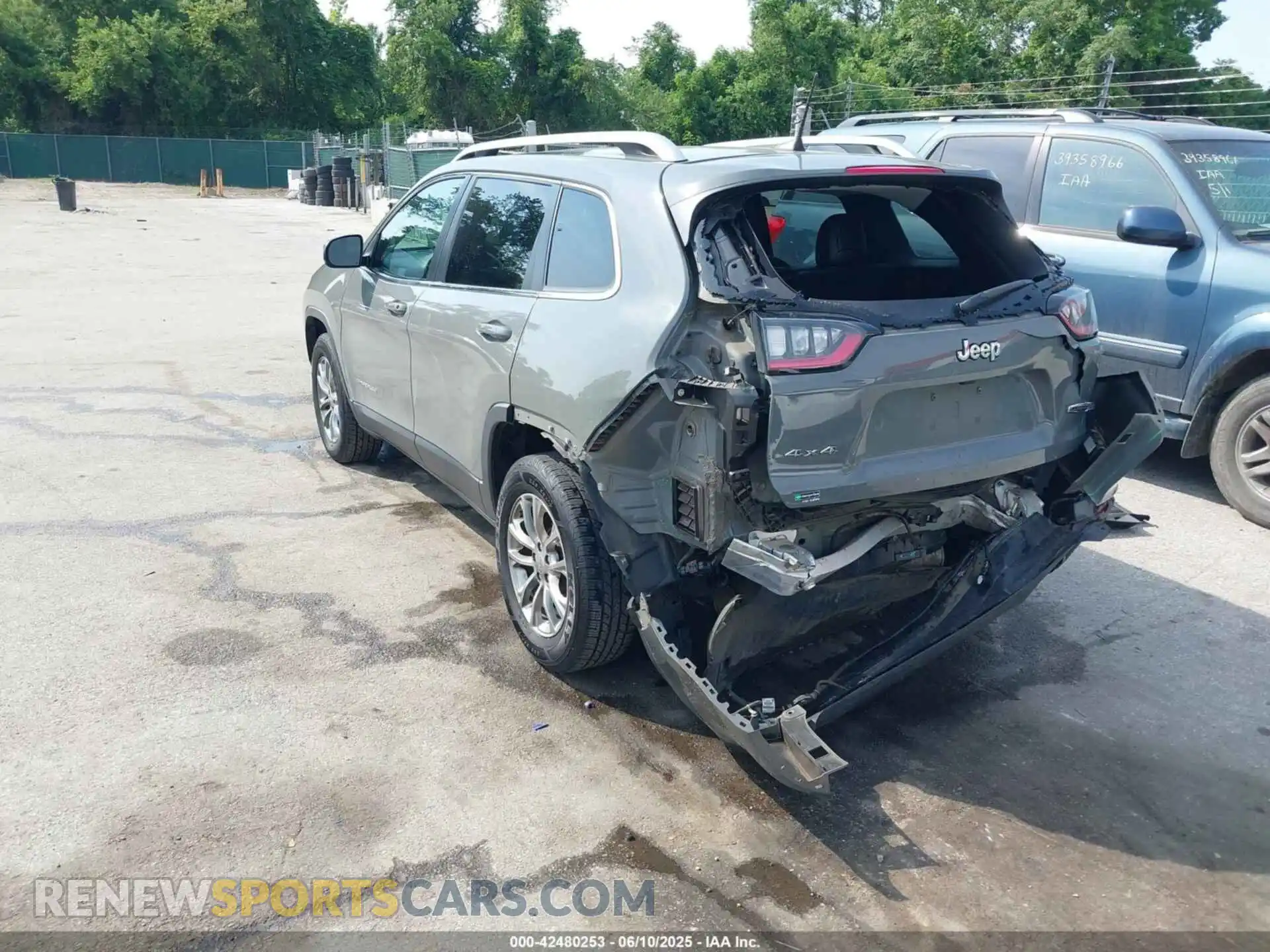3 Photograph of a damaged car 1C4PJMLB0LD651125 JEEP CHEROKEE 2020