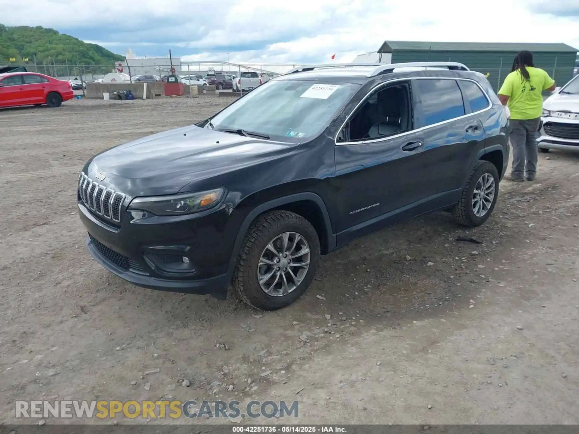 2 Photograph of a damaged car 1C4PJMLB5LD580441 JEEP CHEROKEE 2020