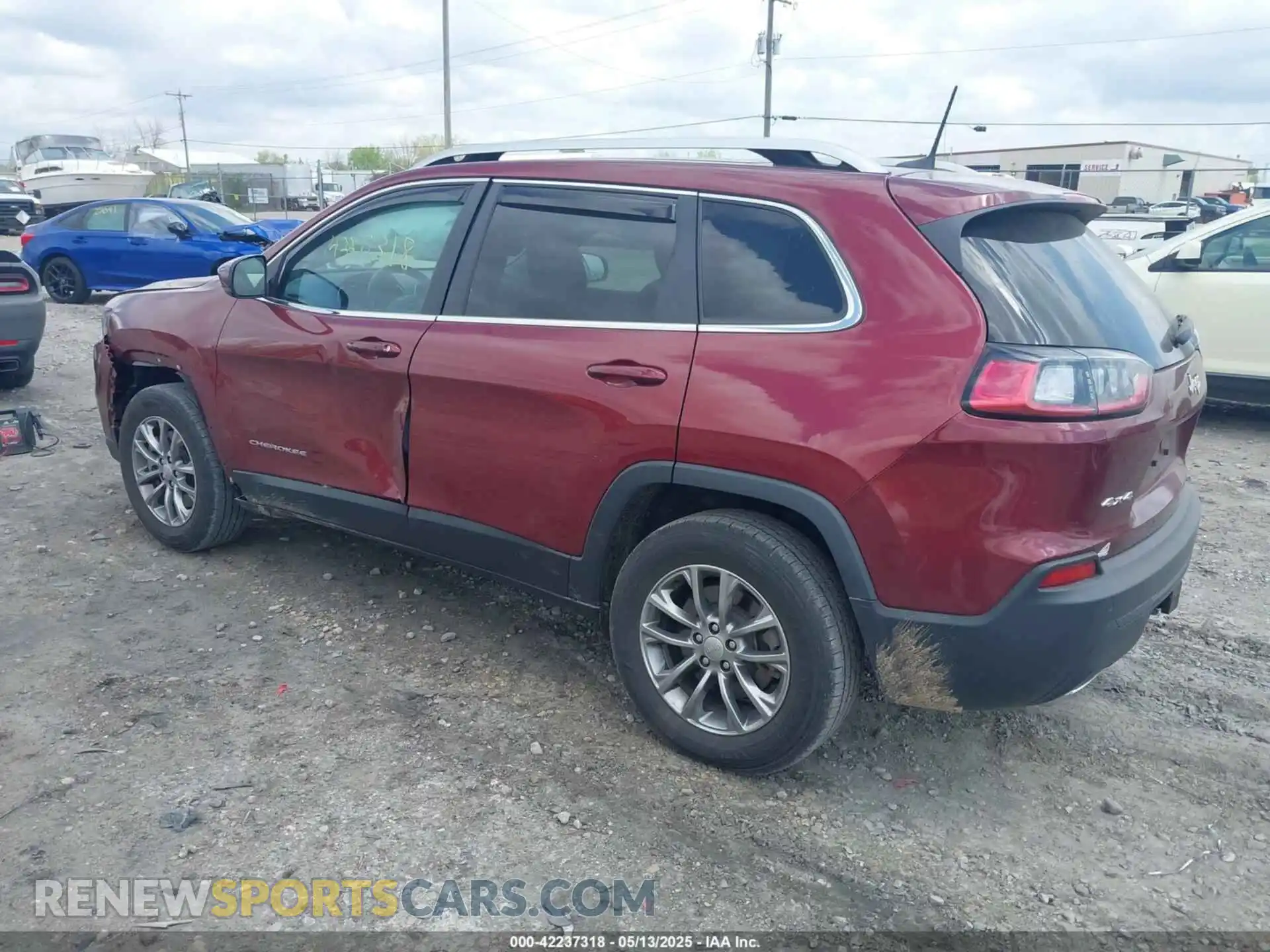 3 Photograph of a damaged car 1C4PJMLX0LD630948 JEEP CHEROKEE 2020